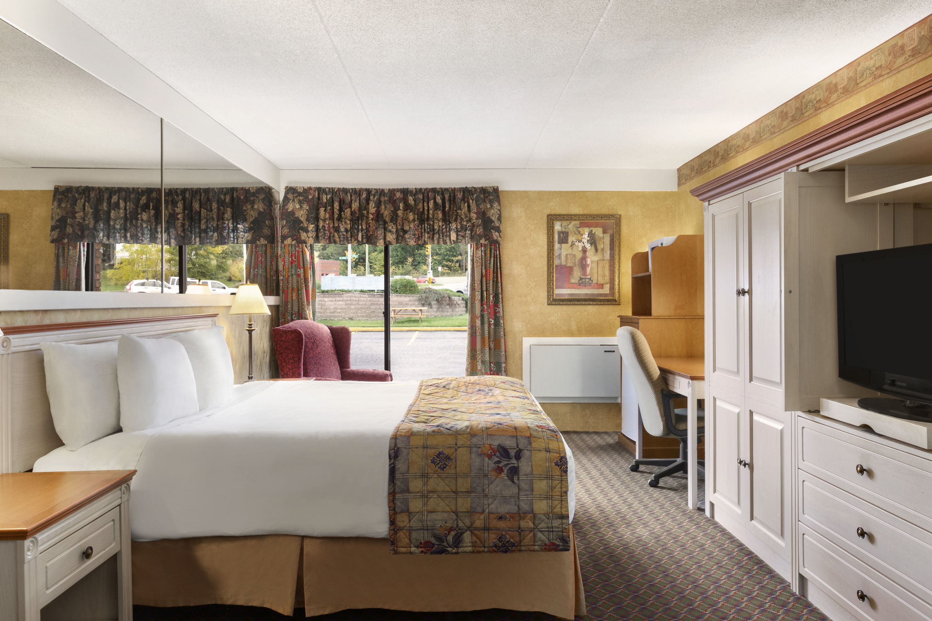 Travelodge by Wyndham Owen Sound Owen Sound, ON Hotels