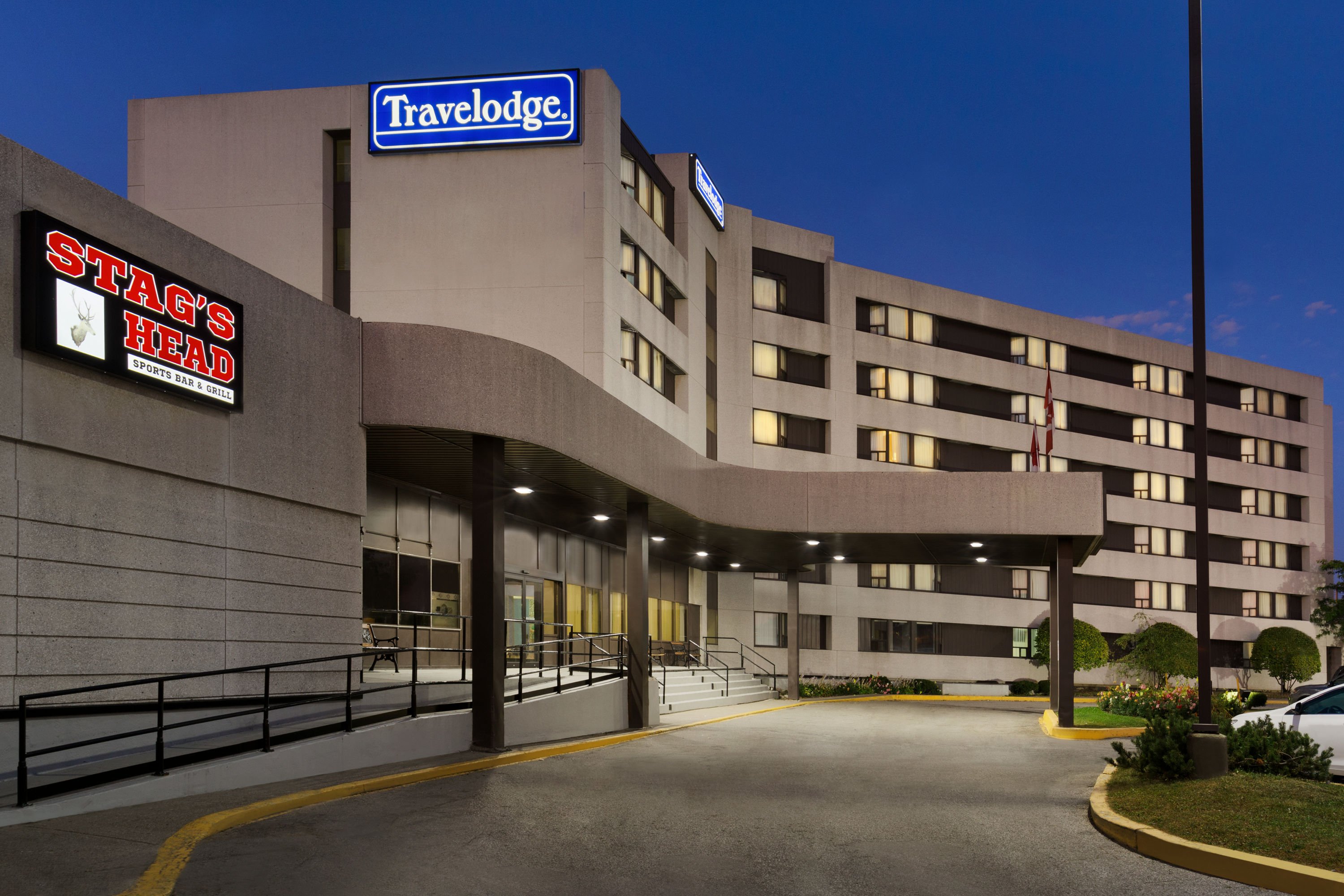 Exterior of Travelodge by Wyndham Toronto East hotel in Toronto, Ontario