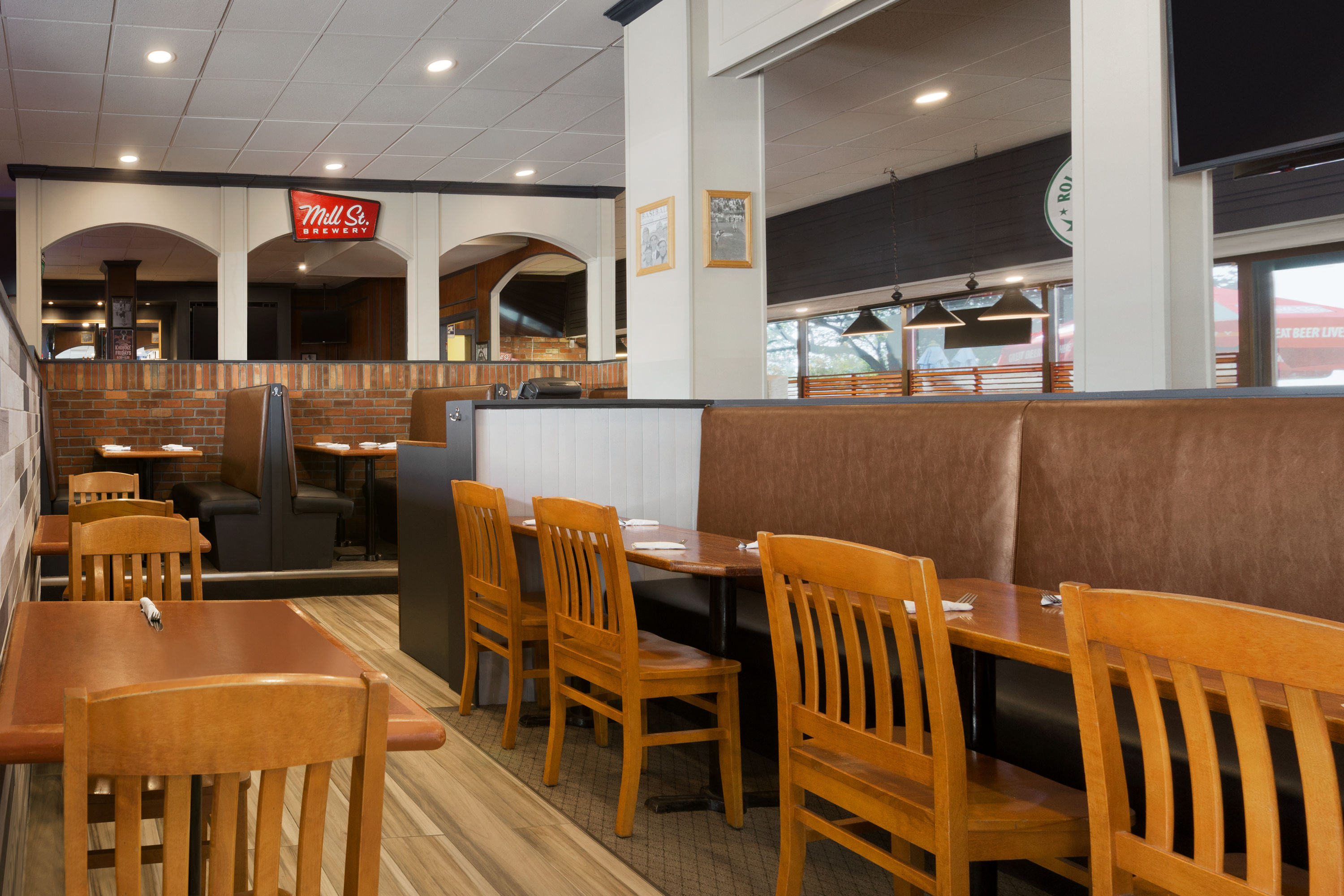 Travelodge by Wyndham Toronto East restaurant main dining in Toronto, Ontario