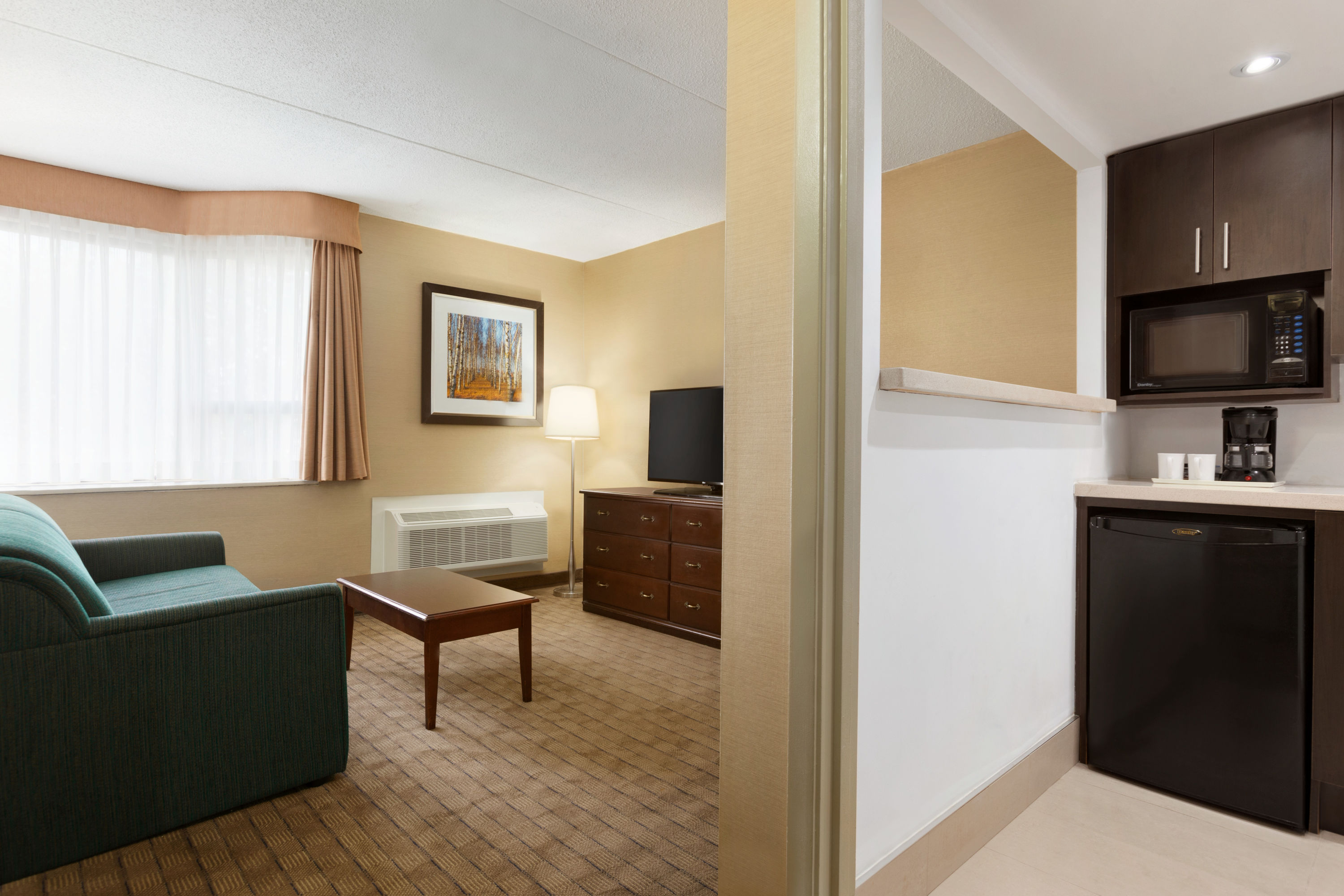 Travelodge by Wyndham Toronto East suite in Toronto, Ontario