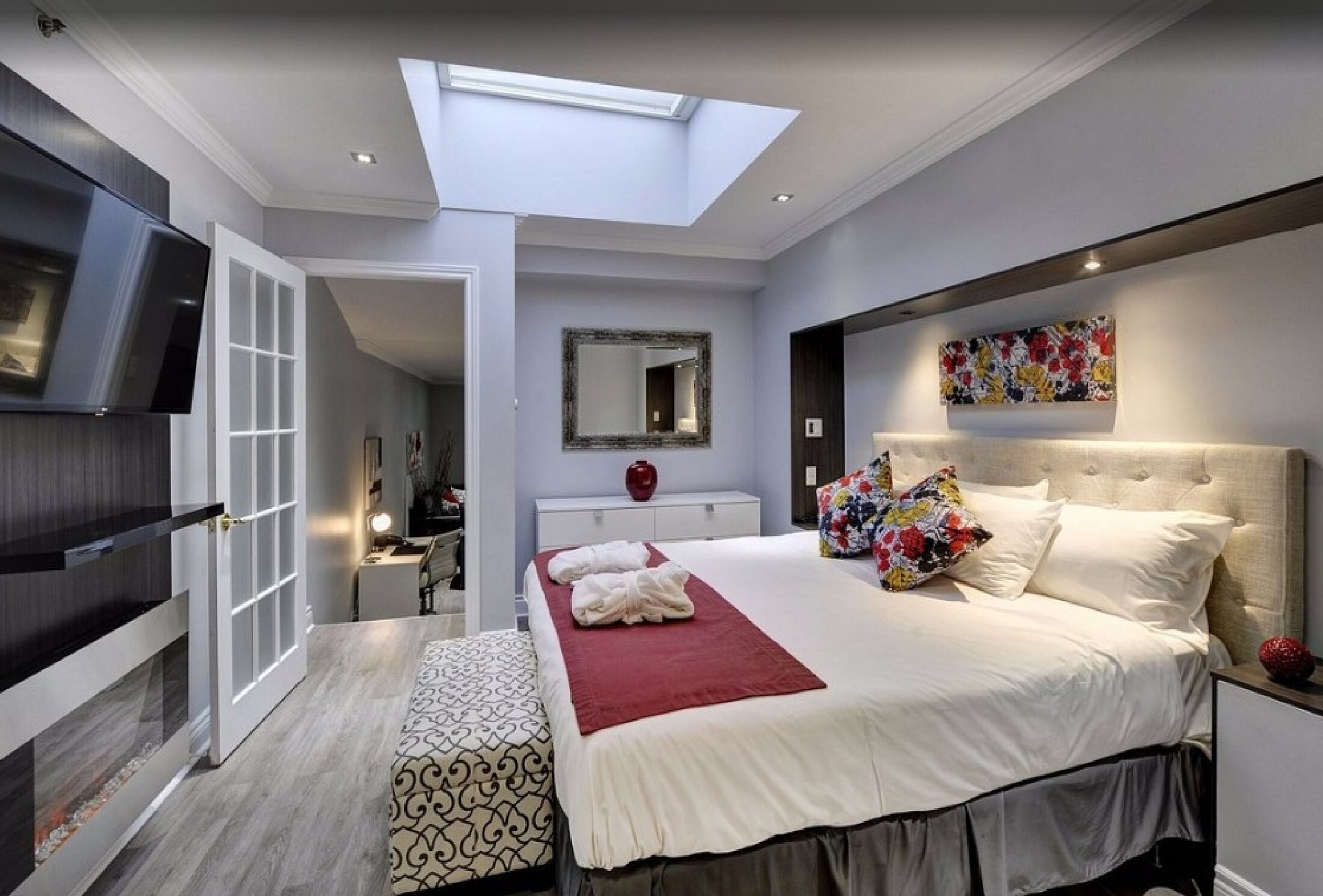 Travelodge by Wyndham Hotel & Convention Centre Quebec City suite in Quebec City, Quebec