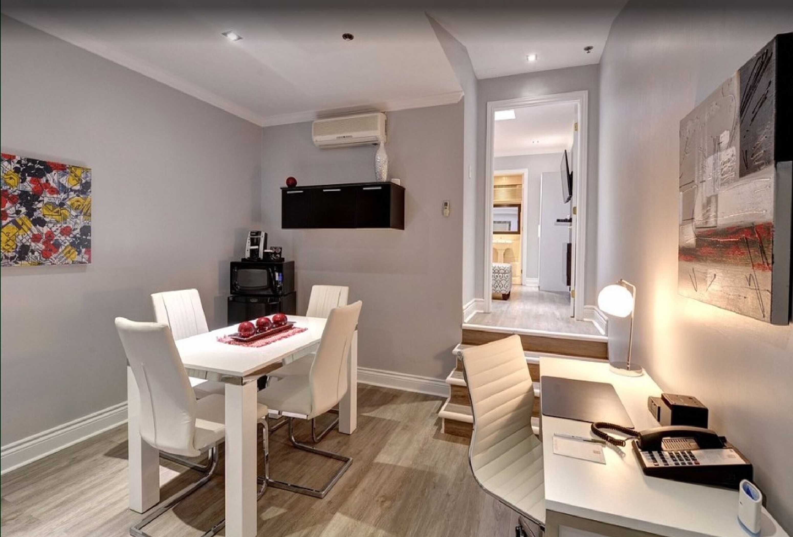 Travelodge by Wyndham Hotel & Convention Centre Quebec City suite in Quebec City, Quebec
