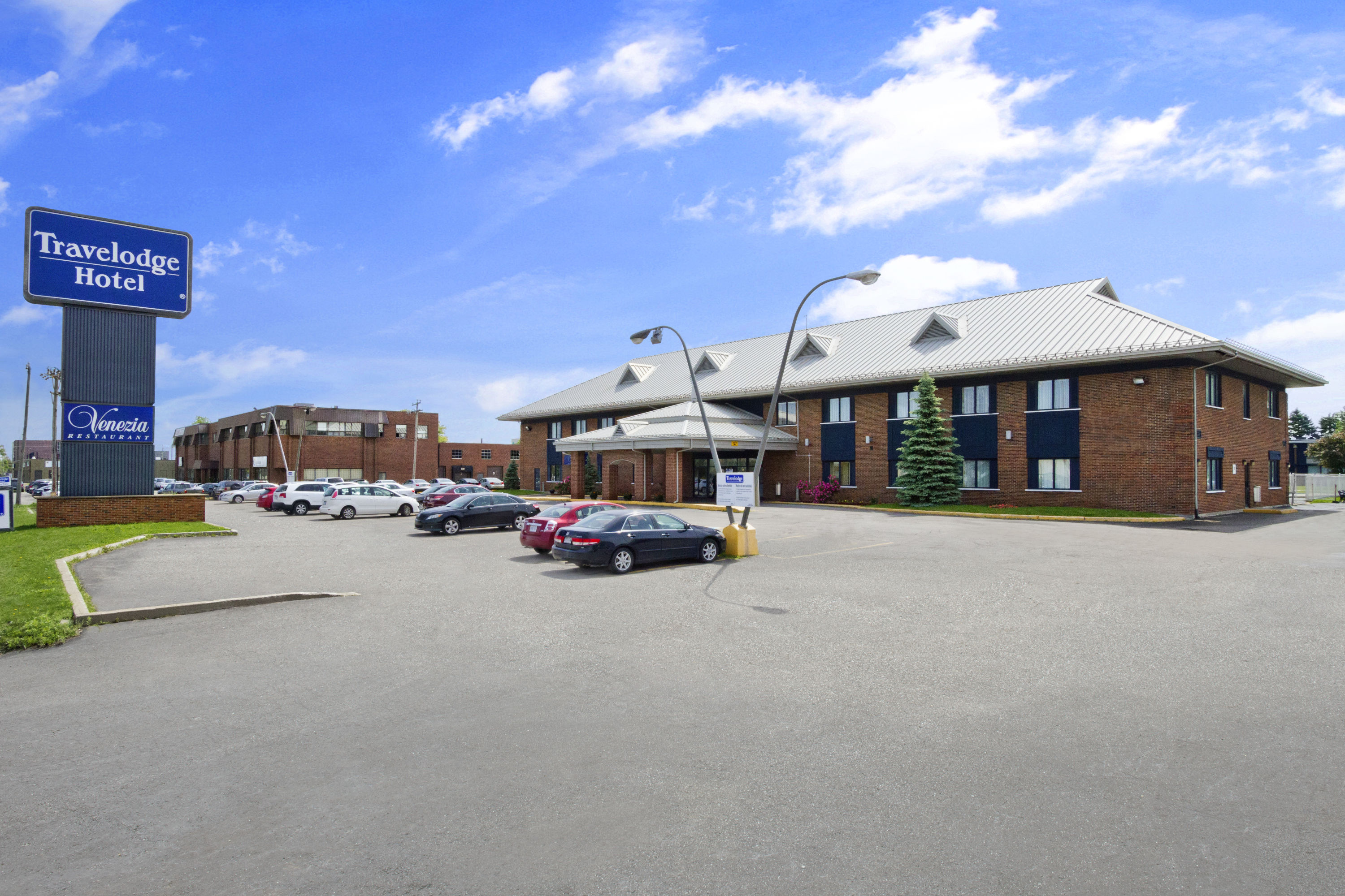 Travelodge Hotel By Wyndham Montreal Airport Saint Laurent Qc Hotels