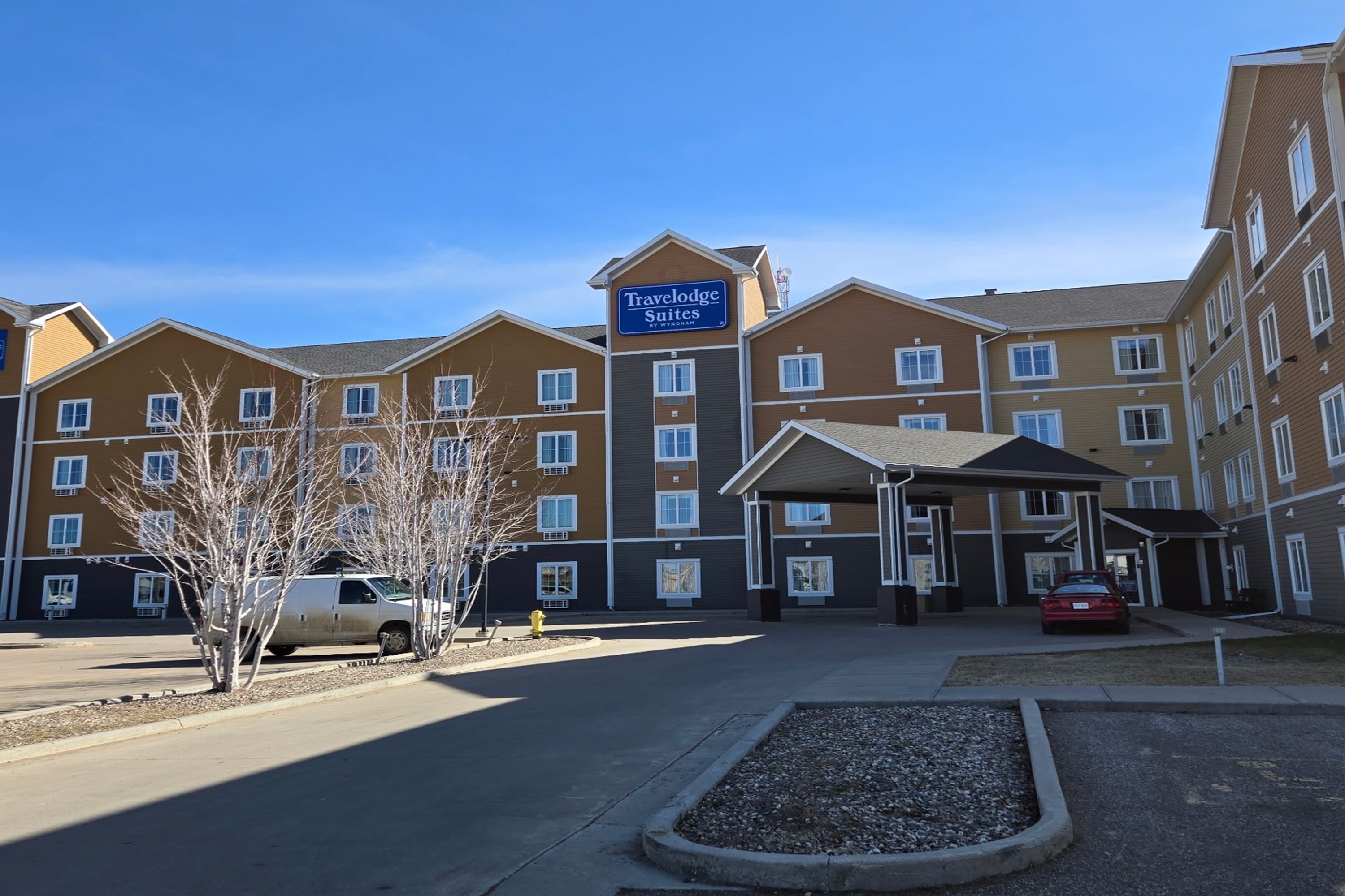 Exterior of Travelodge Suites by Wyndham Estevan hotel in Estevan, Saskatchewan
