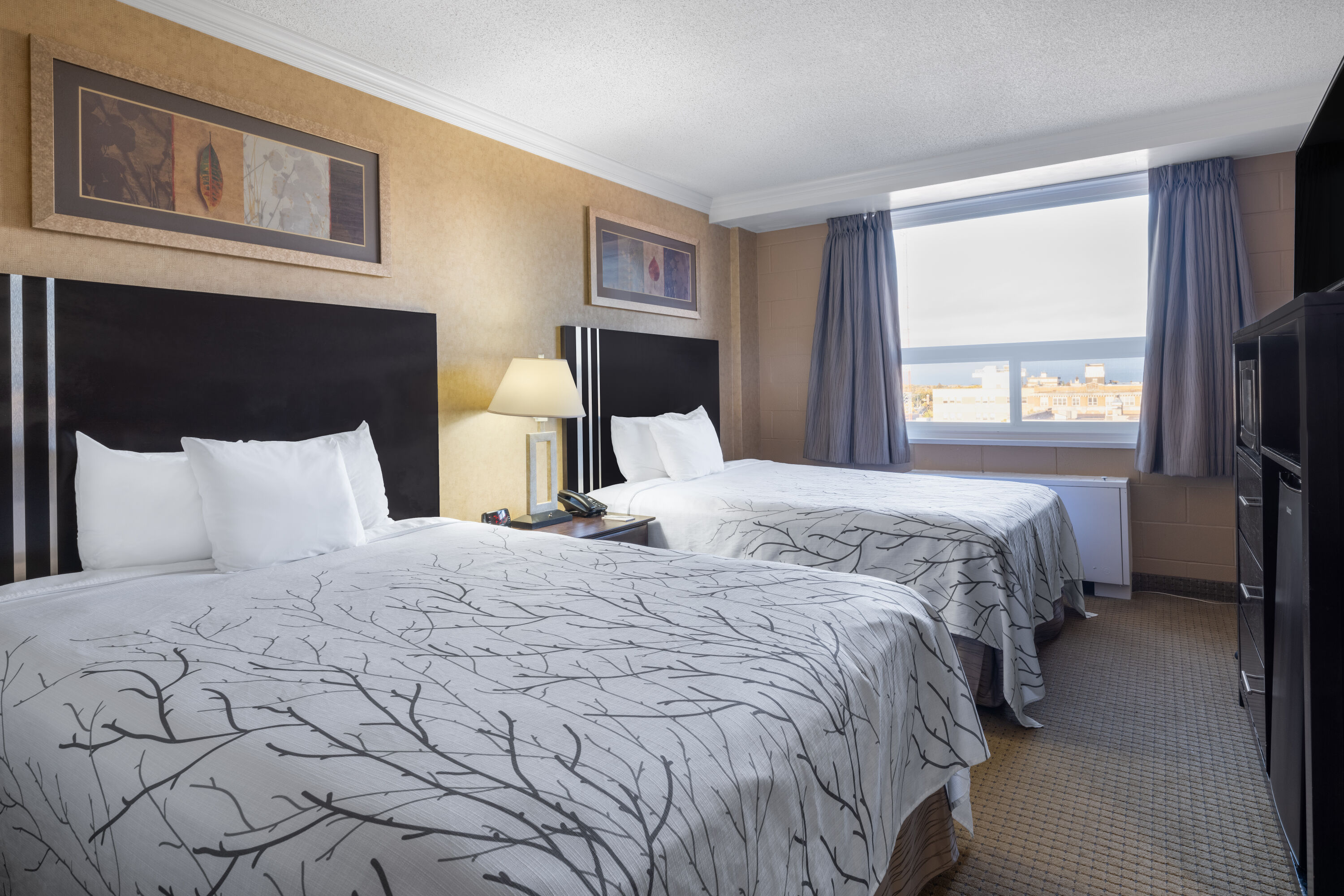 Guest room at the Travelodge by Wyndham Prince Albert in Prince Albert, Saskatchewan