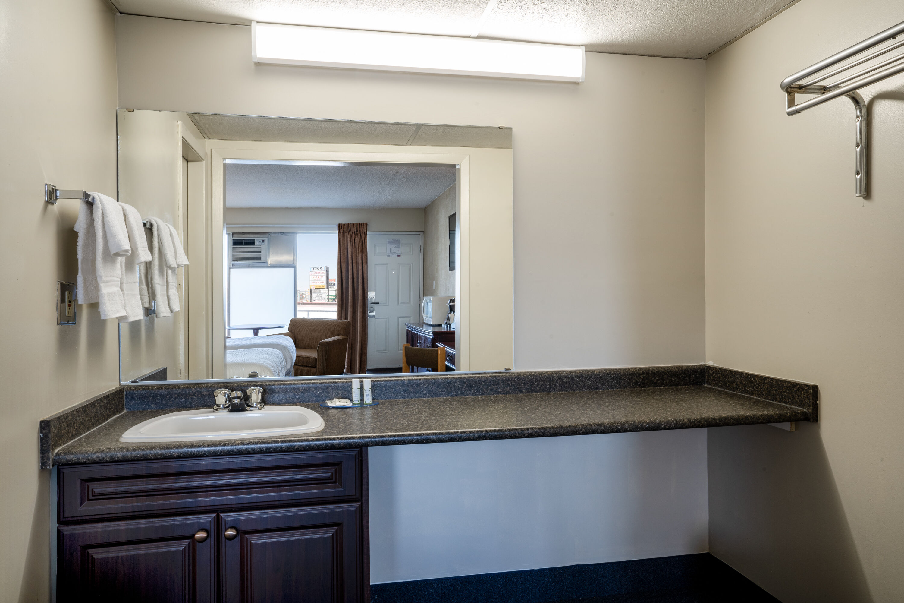 Guest room bath at the Thriftlodge by Wyndham Regina North in Regina, Saskatchewan