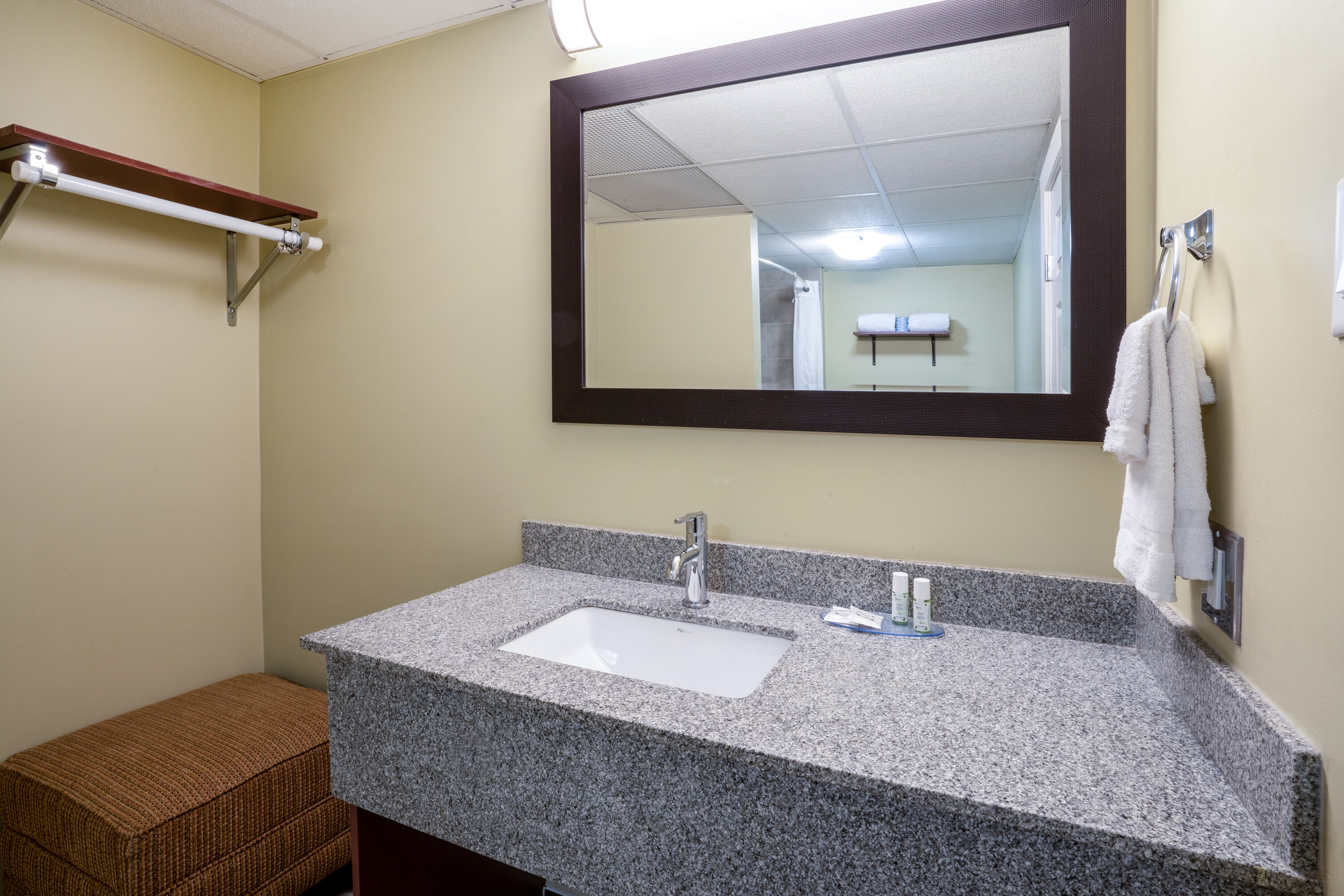 Guest room bath at the Thriftlodge by Wyndham Regina North in Regina, Saskatchewan