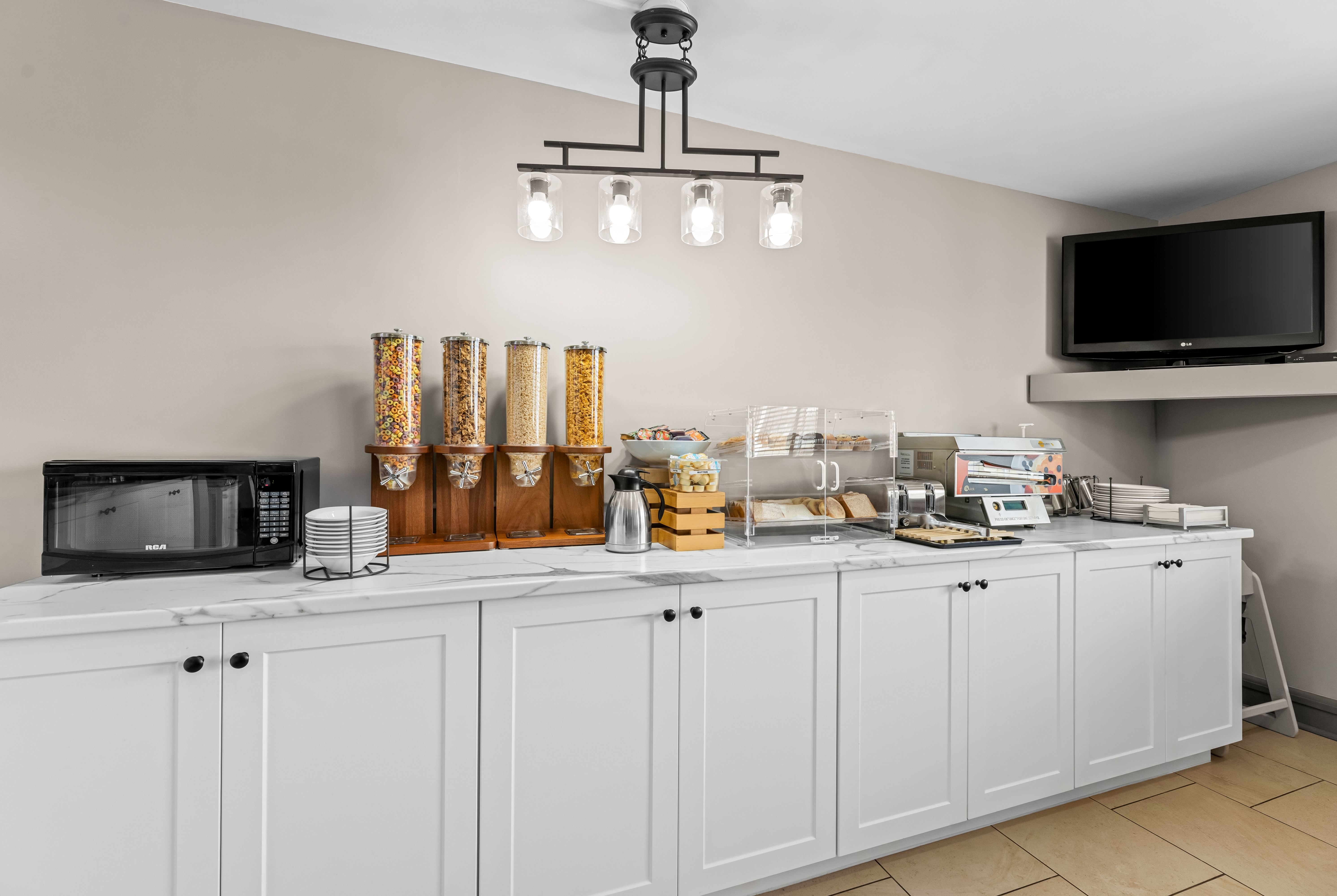 Travelodge Suites by Wyndham Regina / Eastgate Bay restaurant breakfast area close up in Regina, Saskatchewan