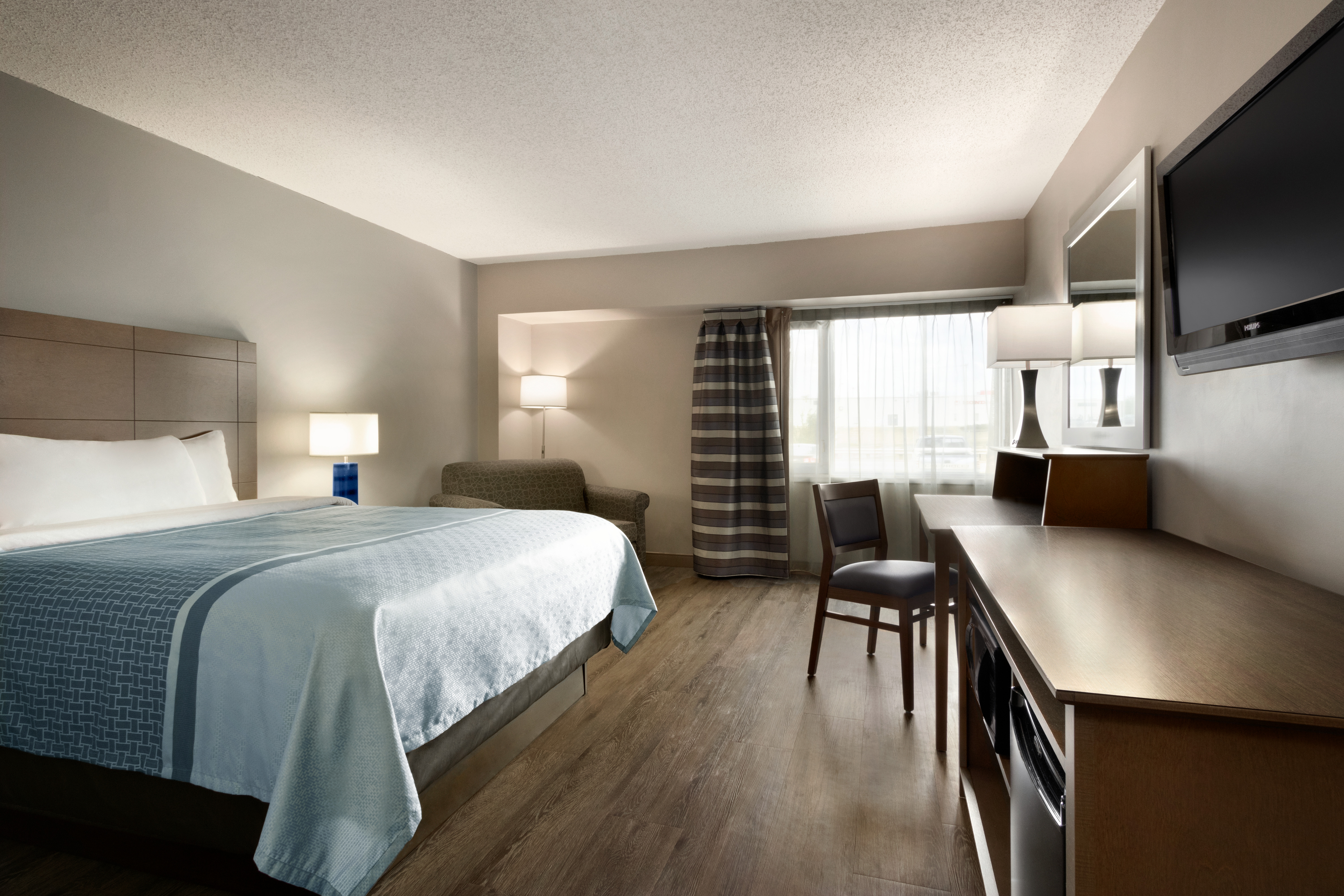 Guest room at the Travelodge Hotel by Wyndham Saskatoon in Saskatoon, Saskatchewan