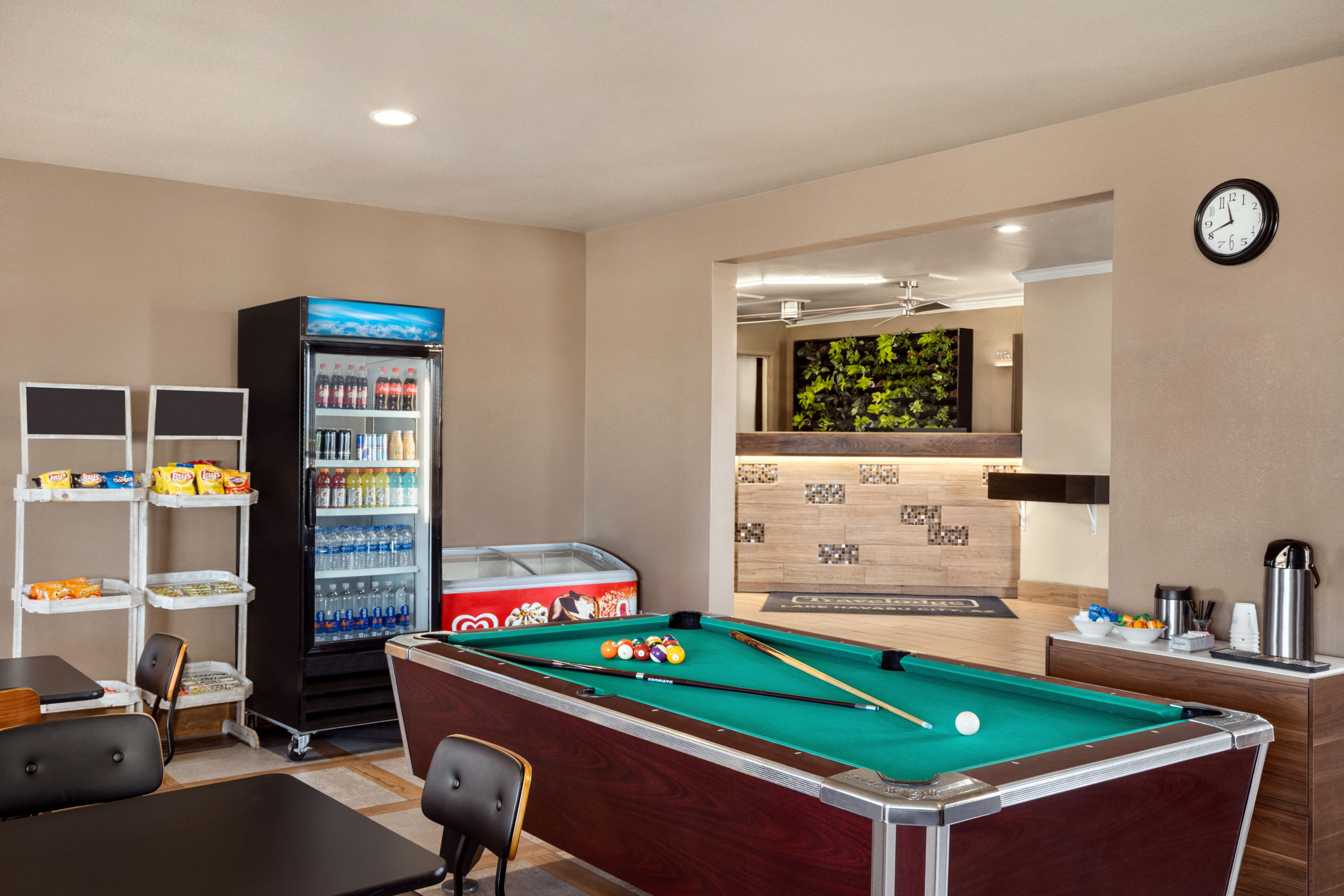 Travelodge by Wyndham Lake Havasu | Lake Havasu City, AZ Hotels