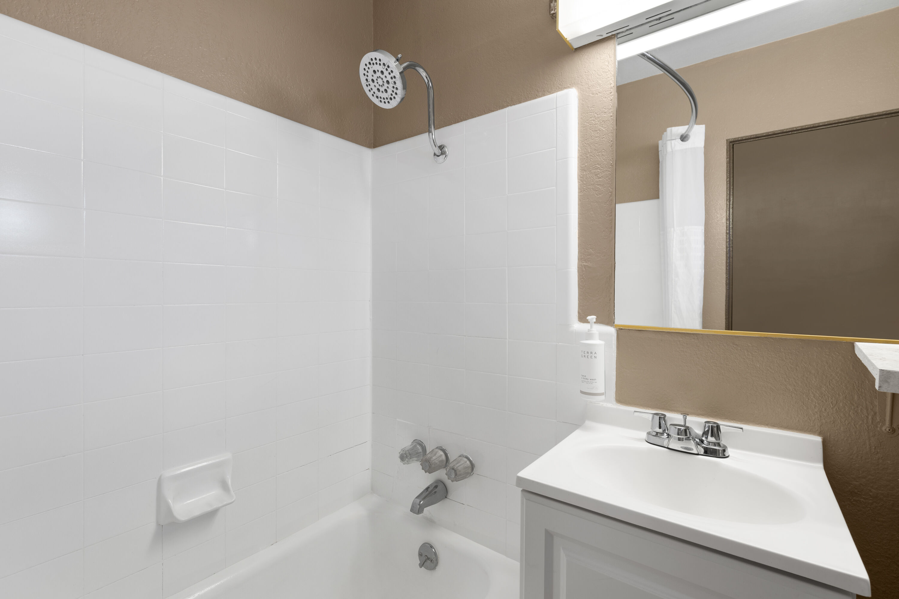 Guest room bath at the Travelodge by Wyndham Parker in Parker, Arizona