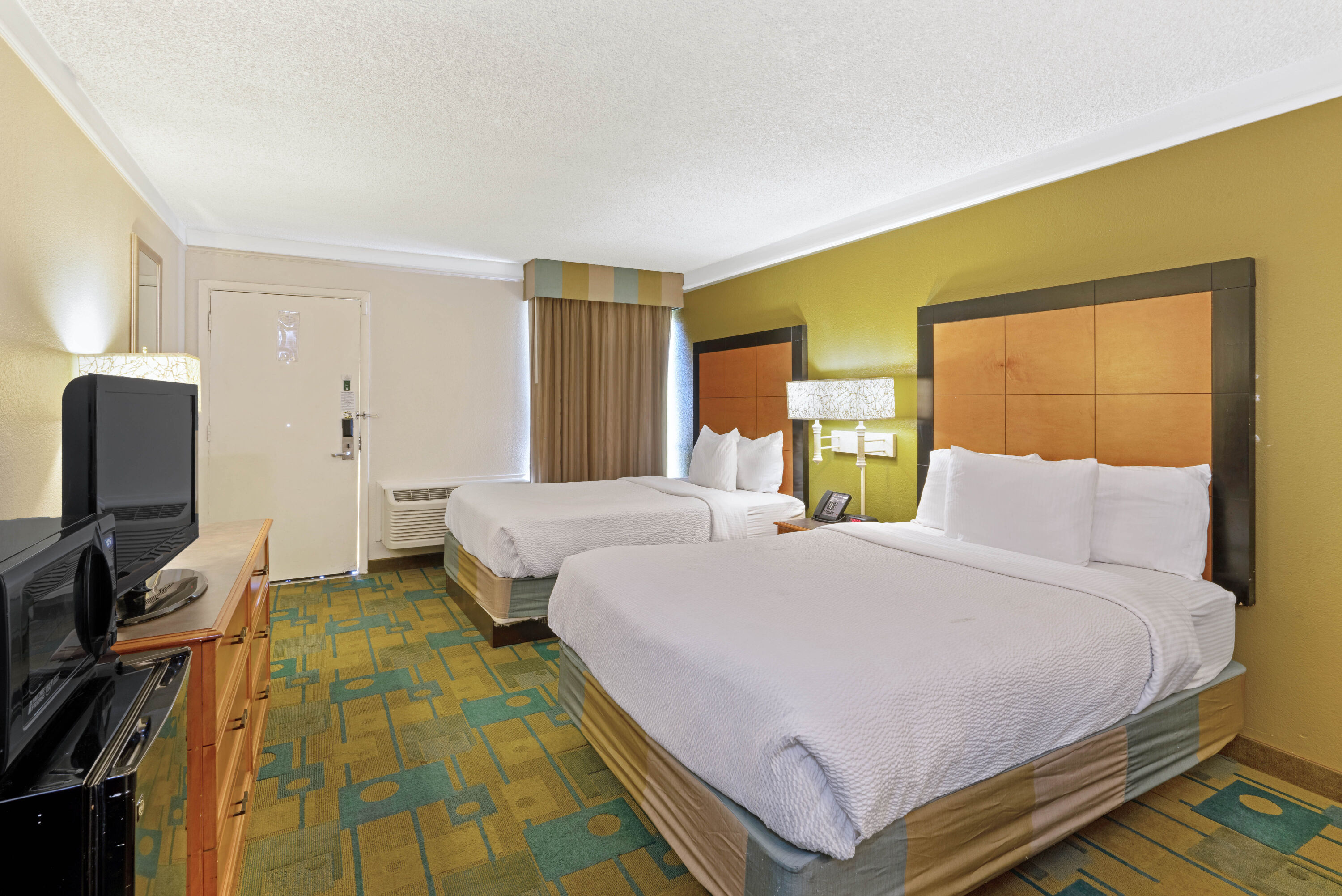 Guest room at the Travelodge by Wyndham Phoenix North in Phoenix, Arizona