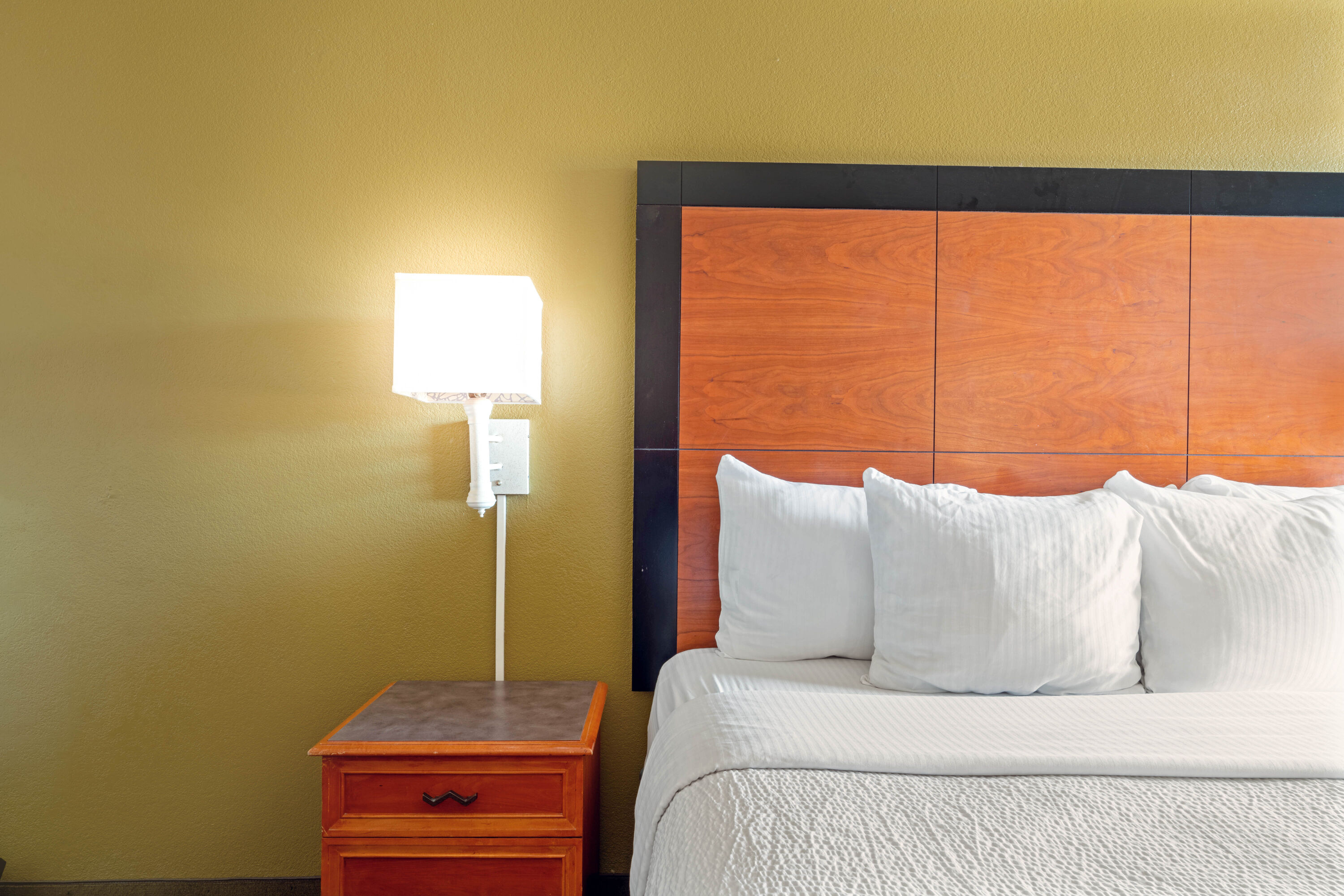 Guest room feature at the Travelodge by Wyndham Phoenix North in Phoenix, Arizona