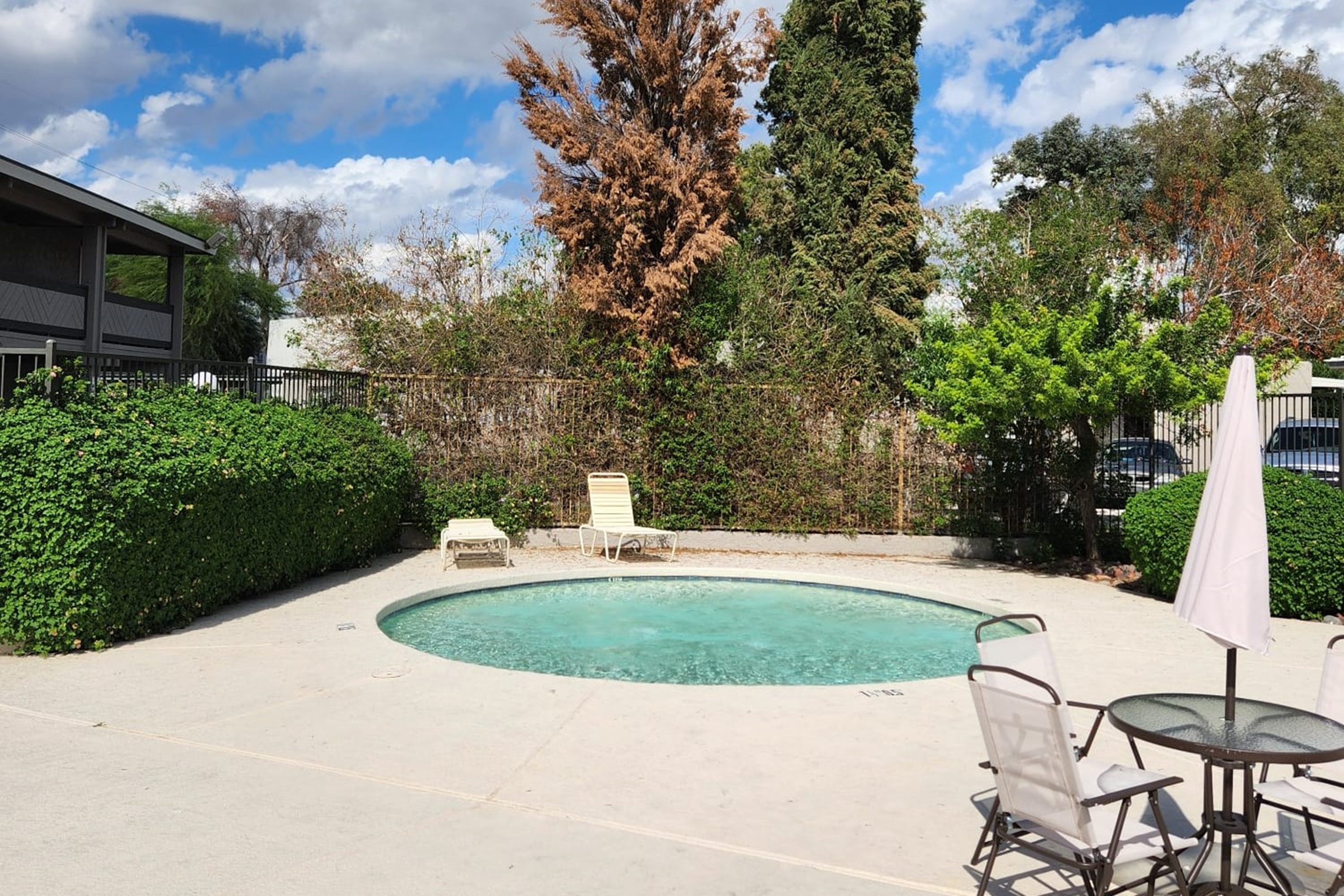 Hot tub at the Travelodge by Wyndham Phoenix North in Phoenix, Arizona