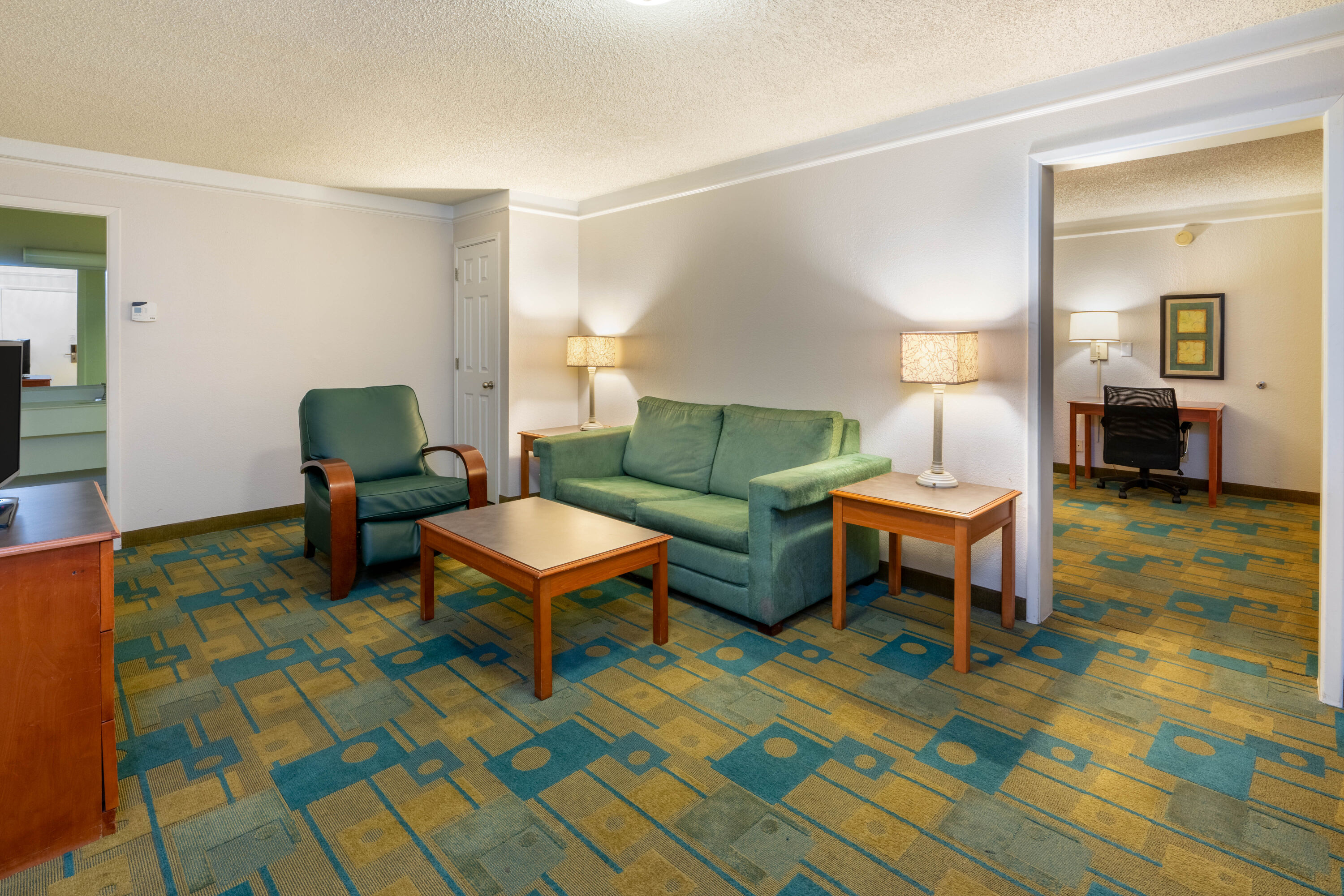 Travelodge by Wyndham Phoenix North suite in Phoenix, Arizona