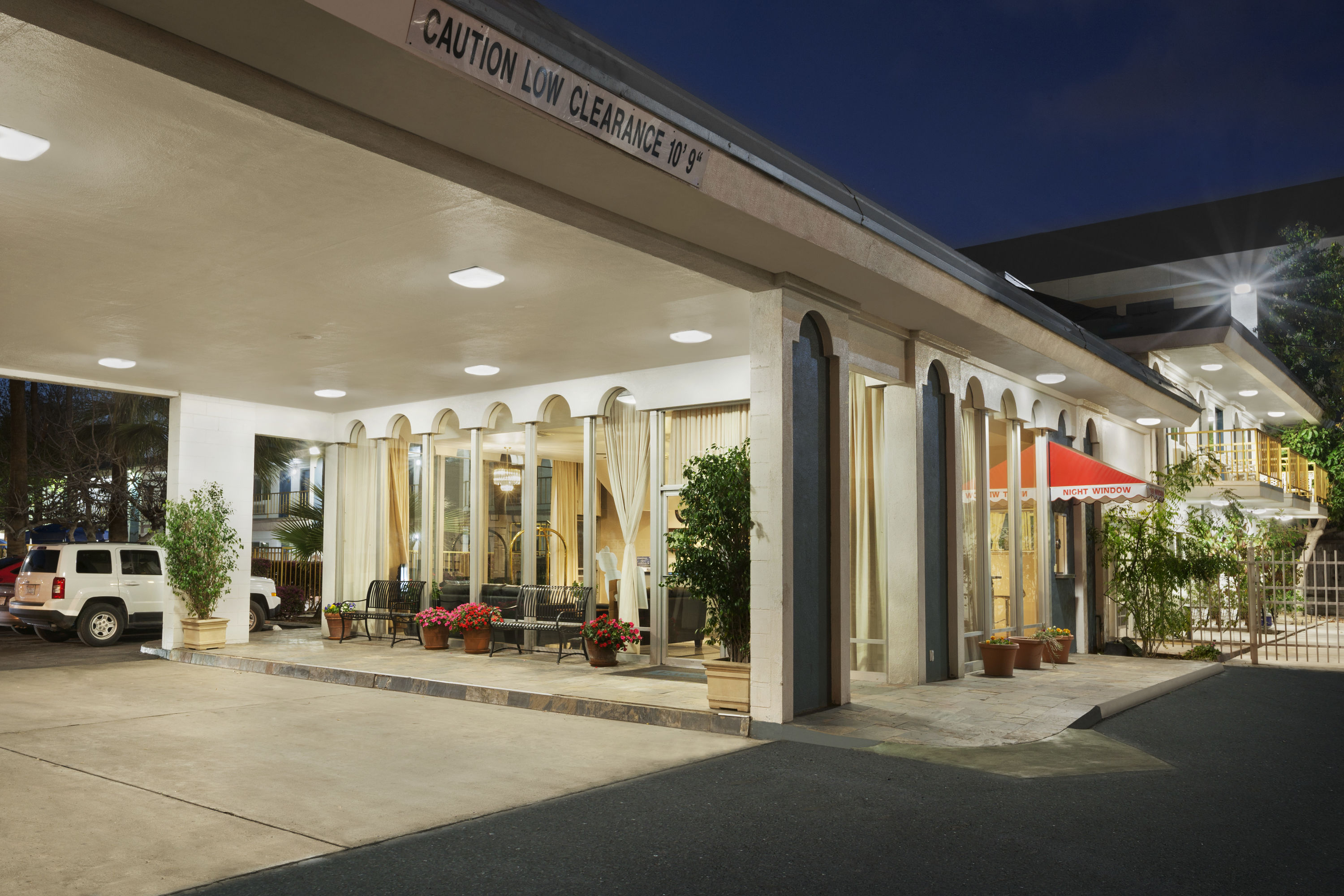Travelodge By Wyndham Bakersfield Bakersfield Ca Hotels