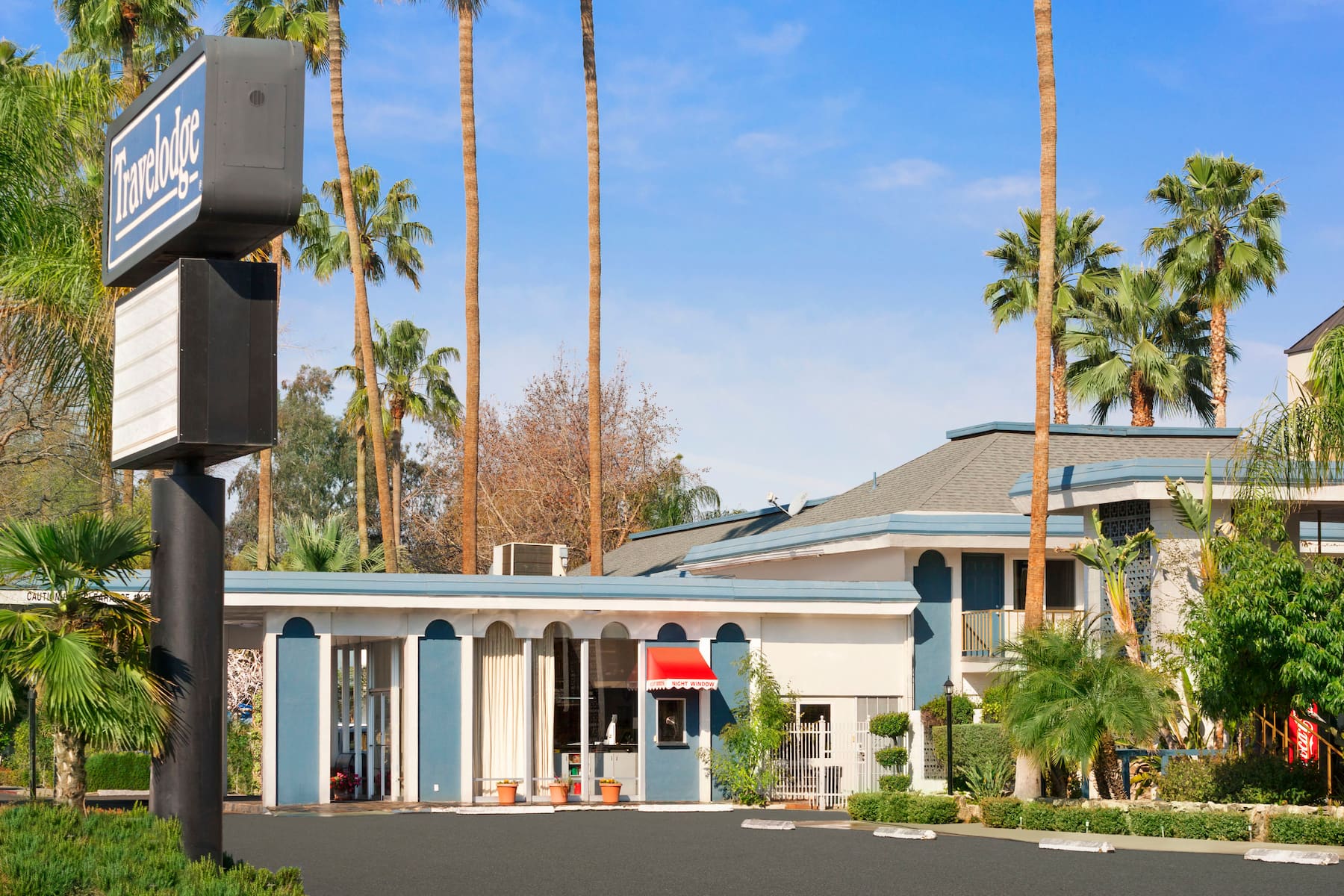 Travelodge by Wyndham Bakersfield | Bakersfield, CA Hotels