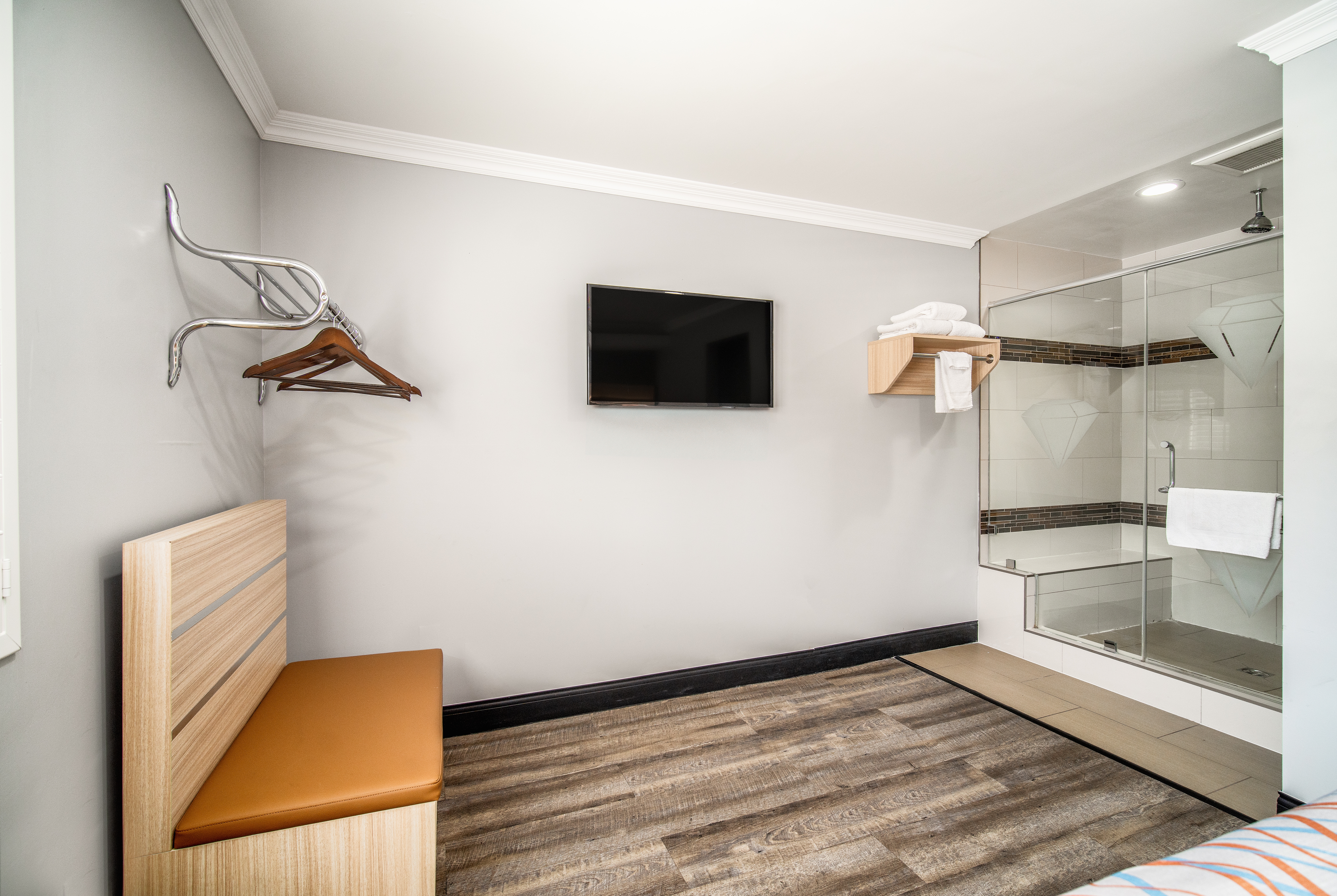 Guest room bath at the Travelodge Inn & Suites by Wyndham Bell Los Angeles Area in Bell, California