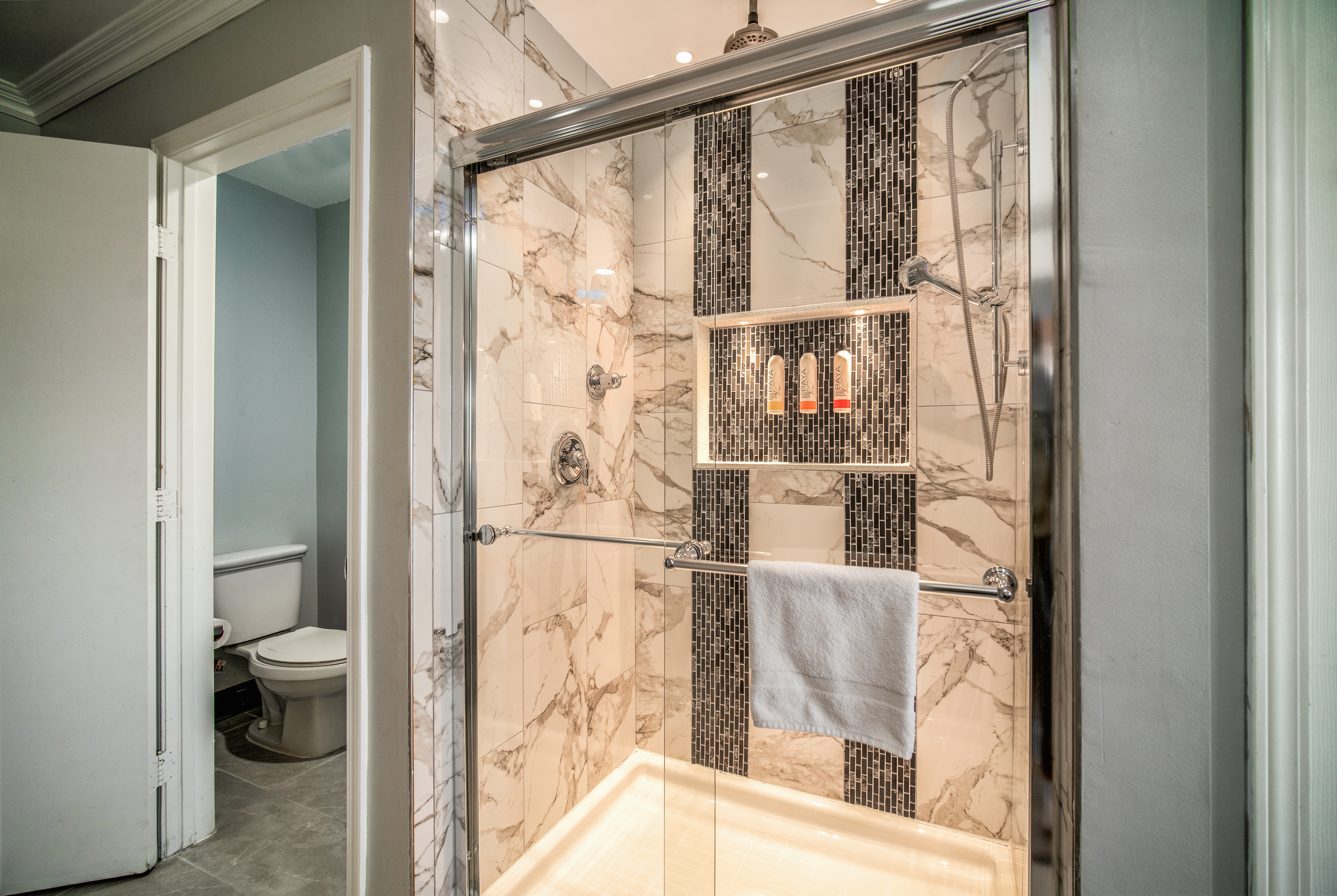 Guest room bath at the Travelodge Inn & Suites by Wyndham Bell Los Angeles Area in Bell, California