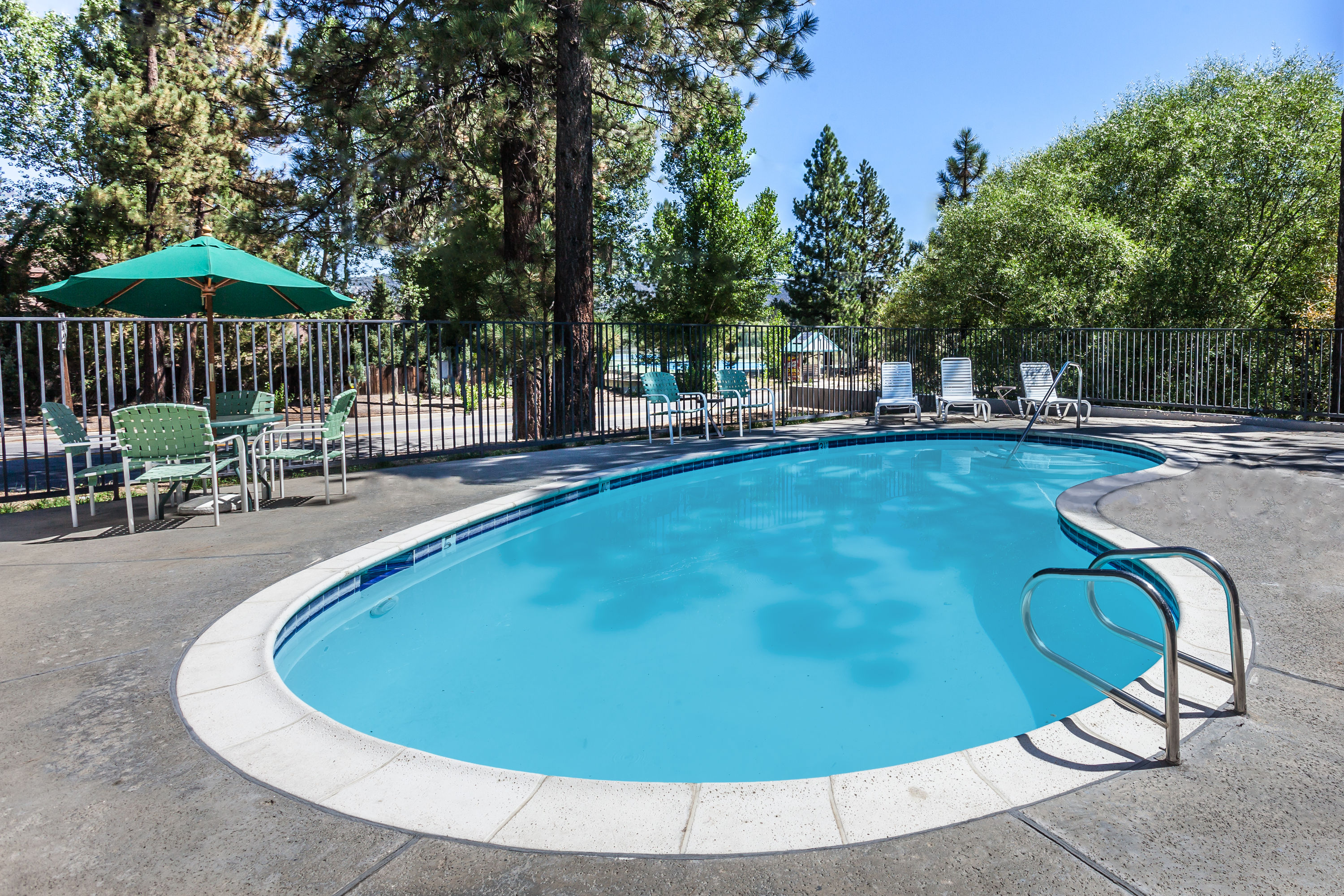 Travelodge By Wyndham Big Bear Lake Ca Big Bear Lake Ca