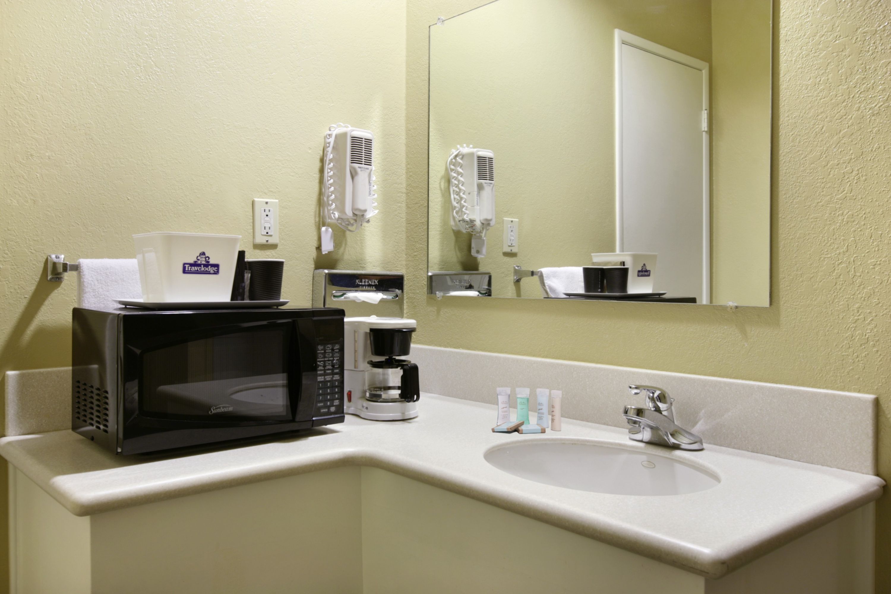 Travelodge By Wyndham Cathedral City Cathedral City Ca