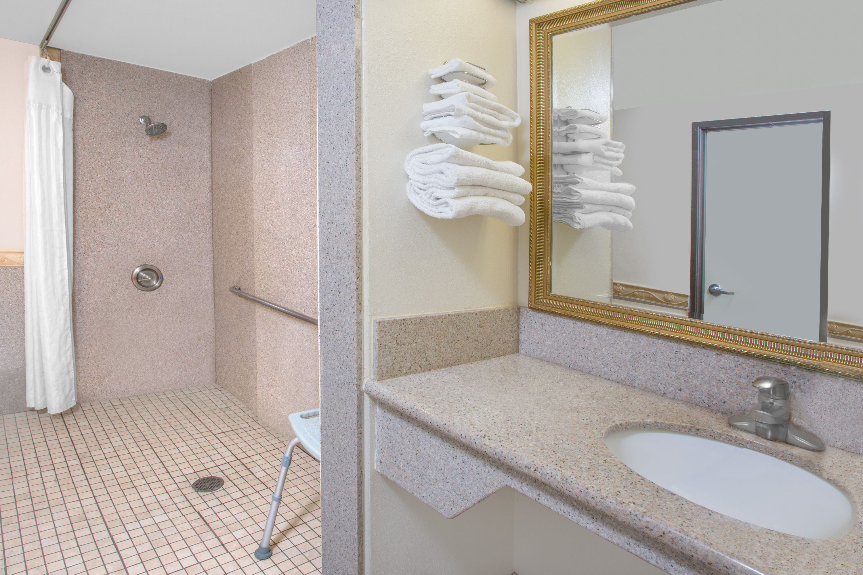 Travelodge Wyndham Costa Mesa Newport Beach Hacienda Costa Mesa
