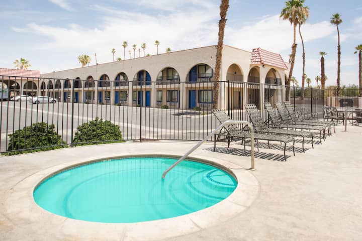 Travelodge by Wyndham Indio | Indio, CA Hotels