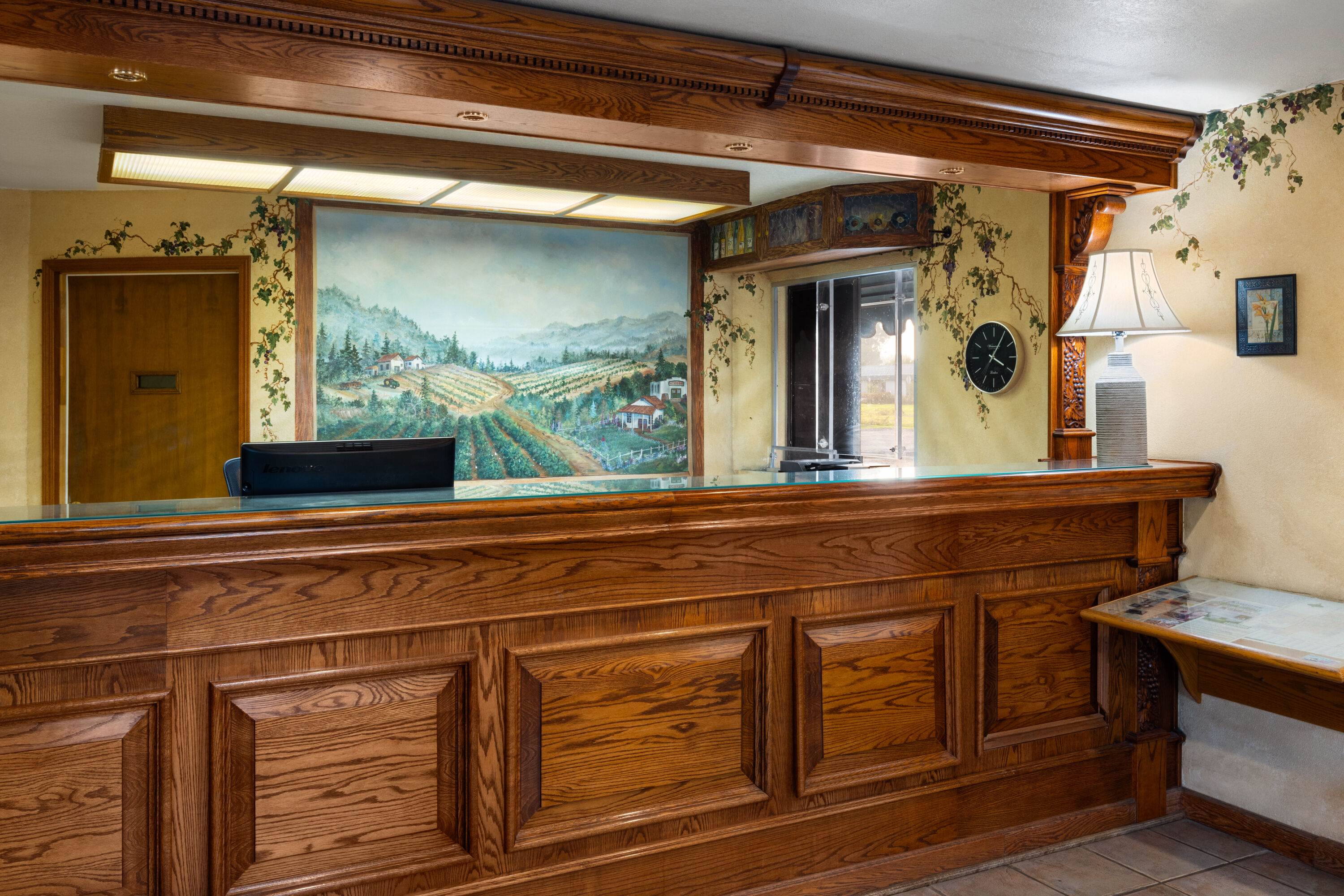 Travelodge by Wyndham Lemoore Near Naval Air Station reception in Lemoore, California