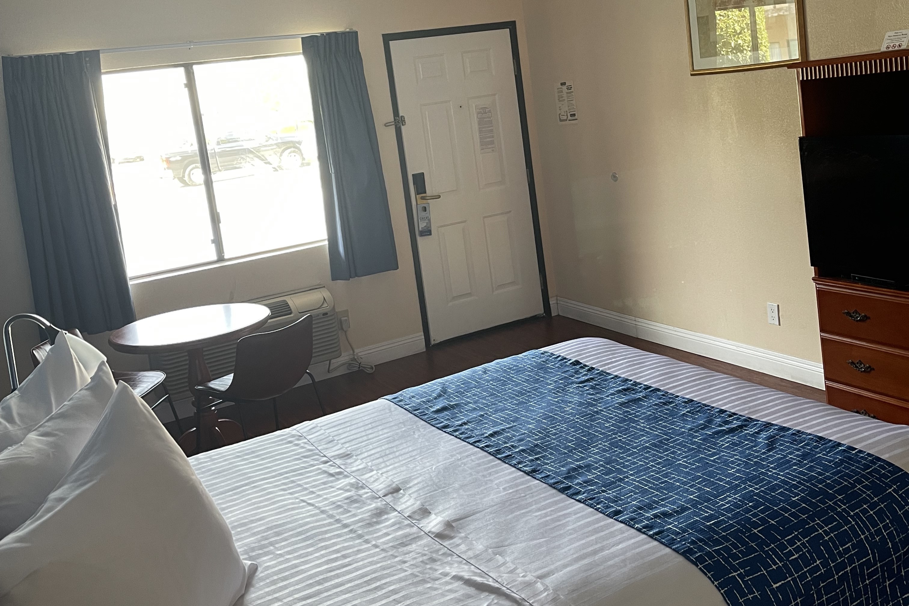 Guest room at the Travelodge by Wyndham Lynwood in Lynwood, California