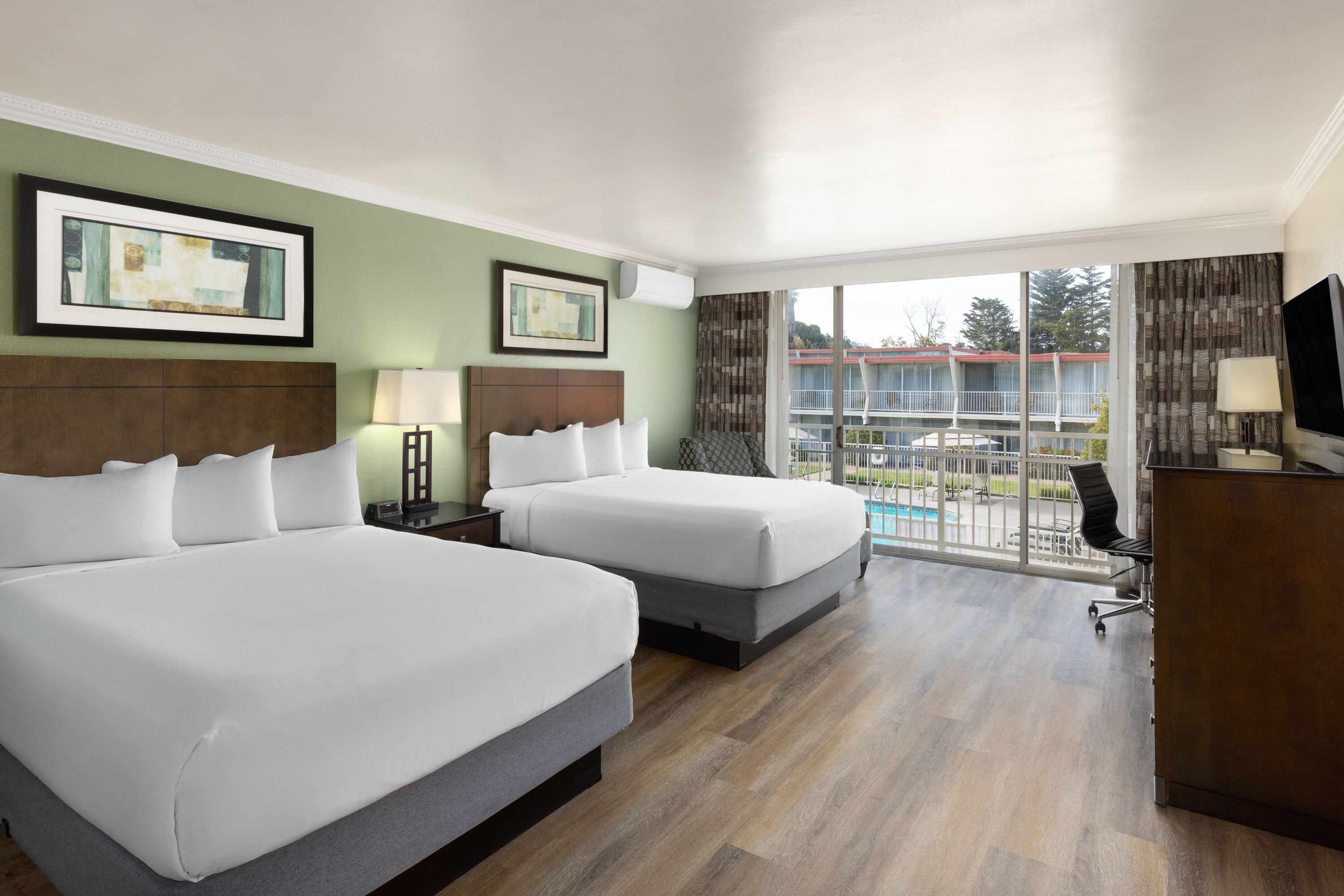 Travelodge by Wyndham Monterey Bay suite in Monterey, California