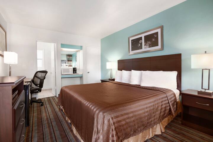 Travelodge by Wyndham Palo Alto Silicon Valley | Palo Alto, CA Hotels