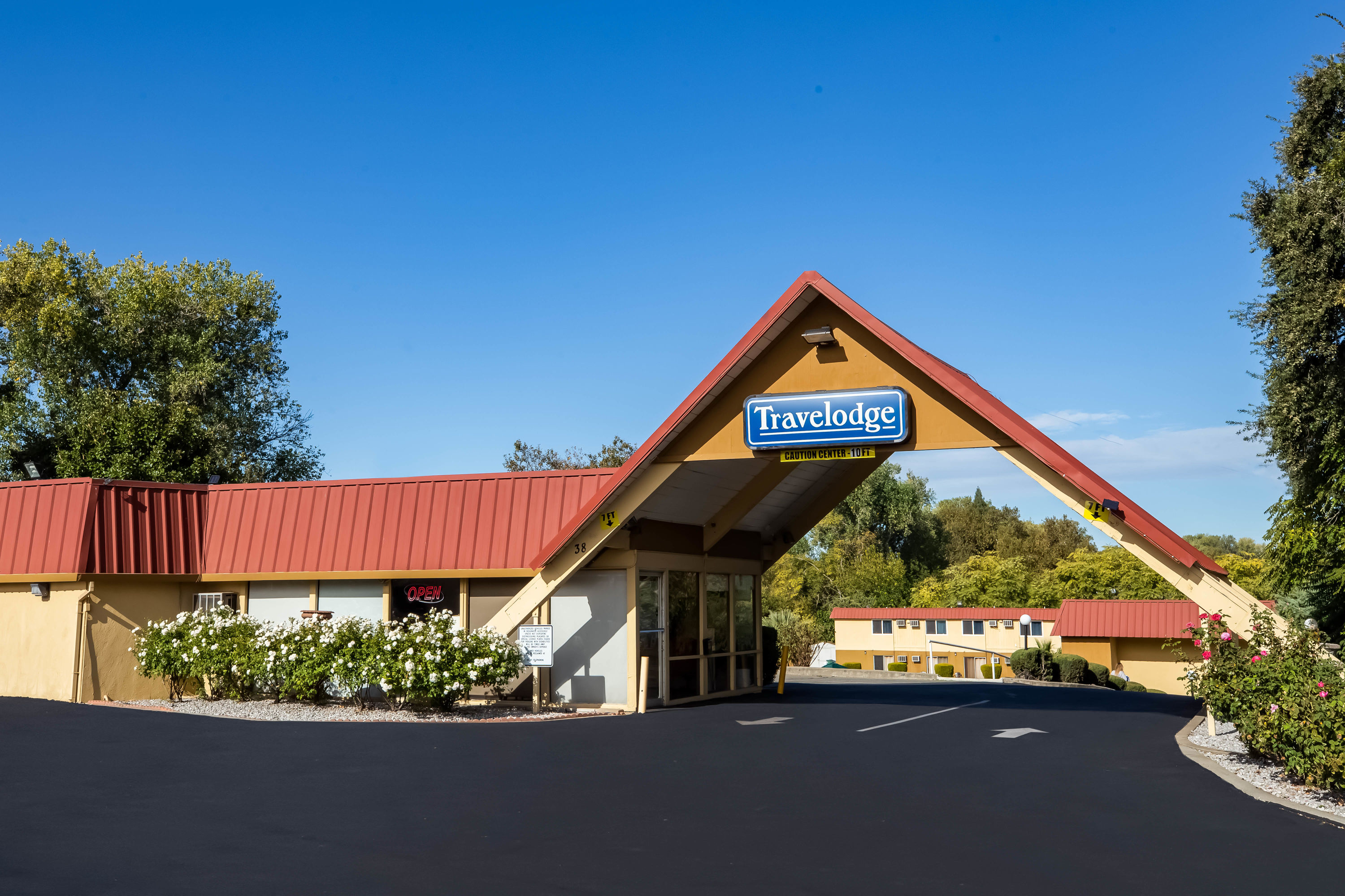 Exterior Day Image of Travelodge by Wyndham Red Bluff South of Redding hotel in Red Bluff, California