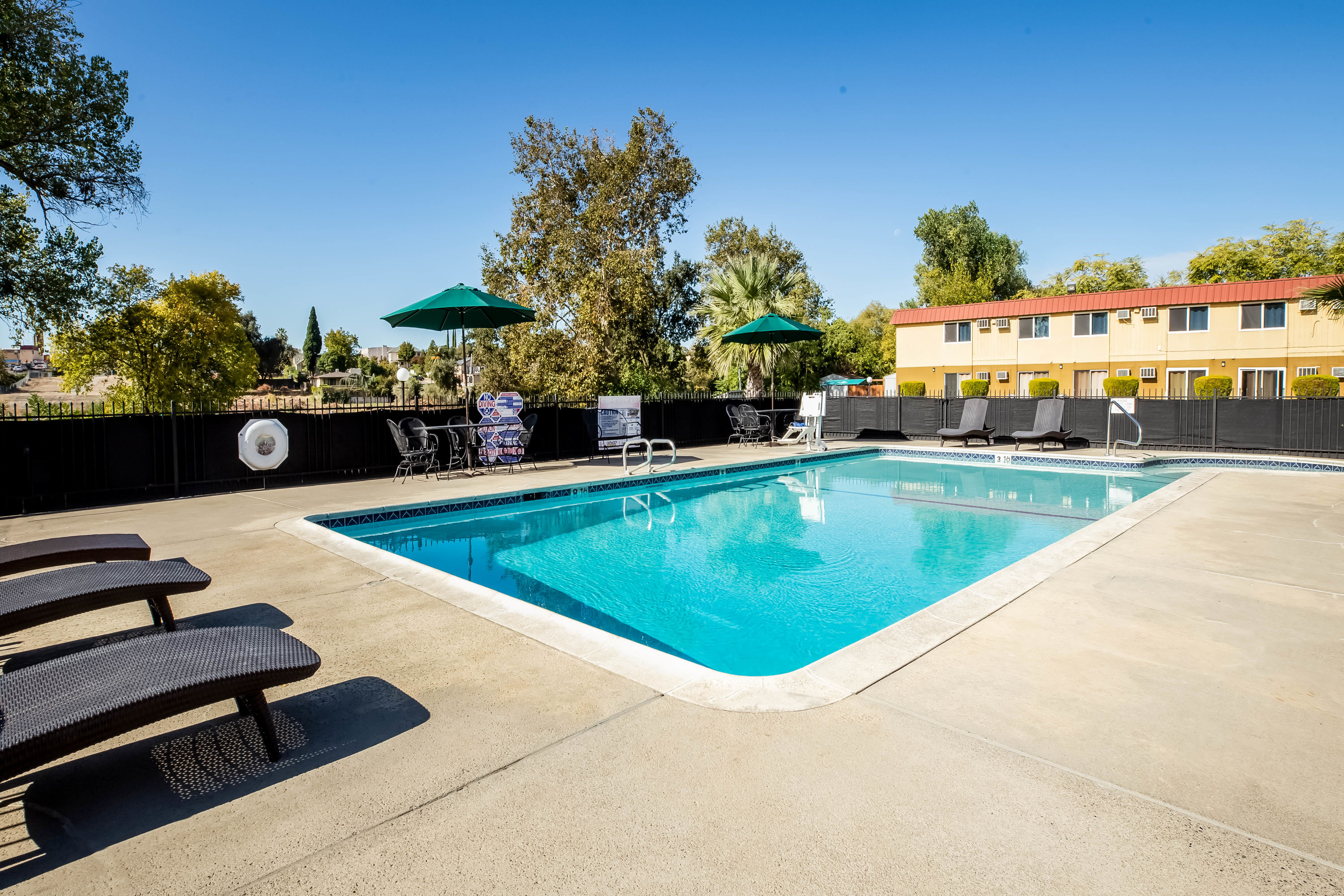 Travelodge by Wyndham Red Bluff Red Bluff, CA Hotels
