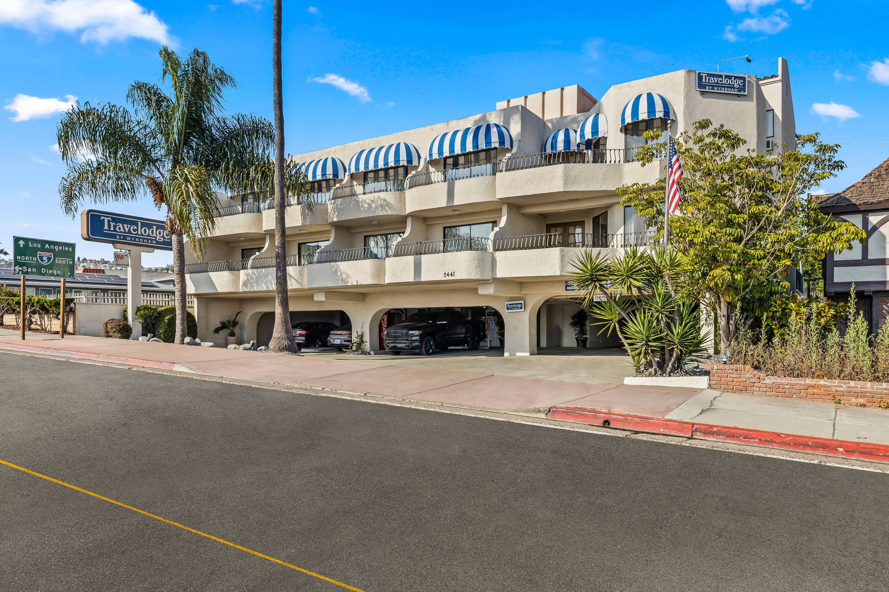 Exterior Day Image of Travelodge by Wyndham San Clemente Beach hotel in San Clemente, California