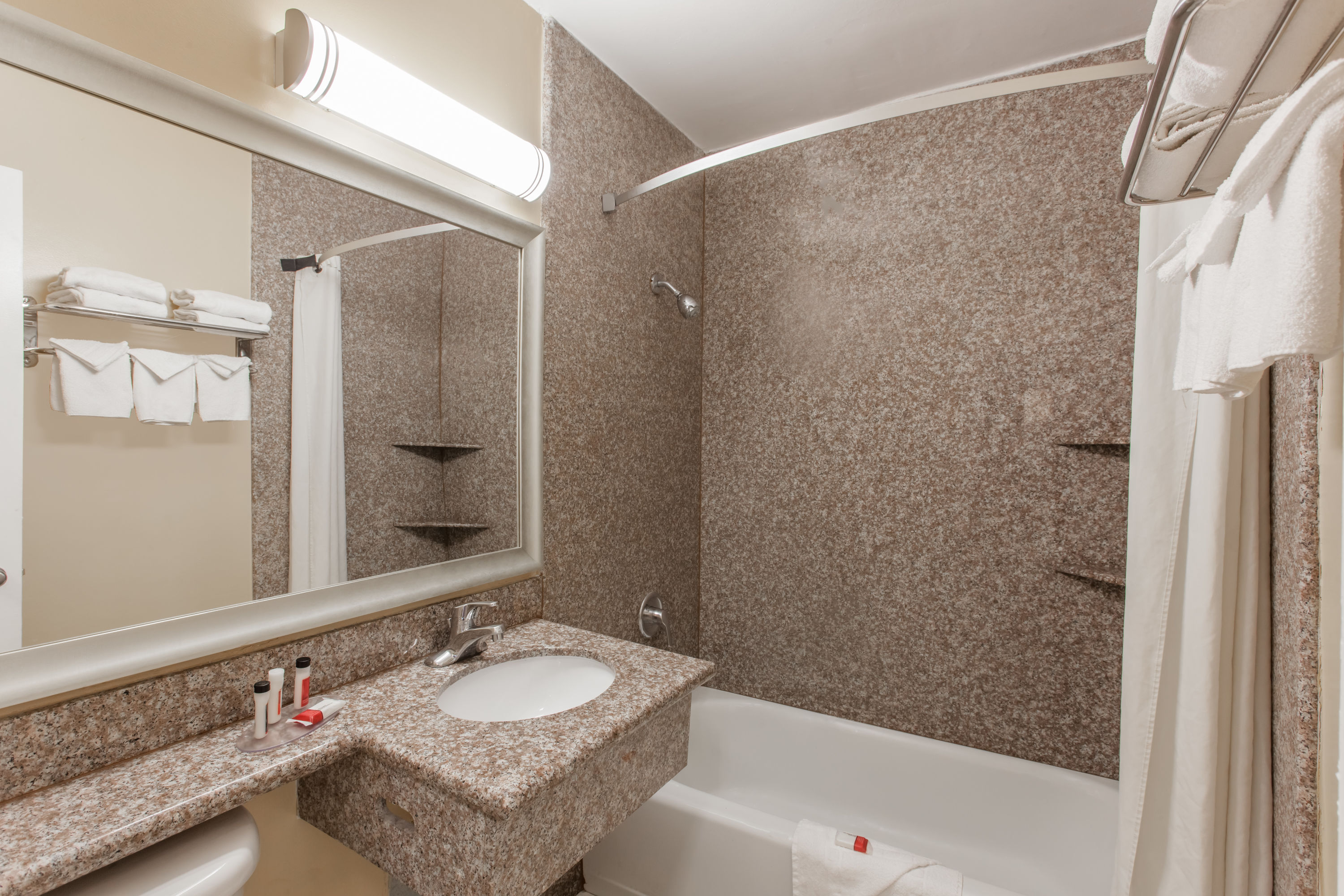 Travelodge by Wyndham San Diego SeaWorld | San Diego, CA Hotels