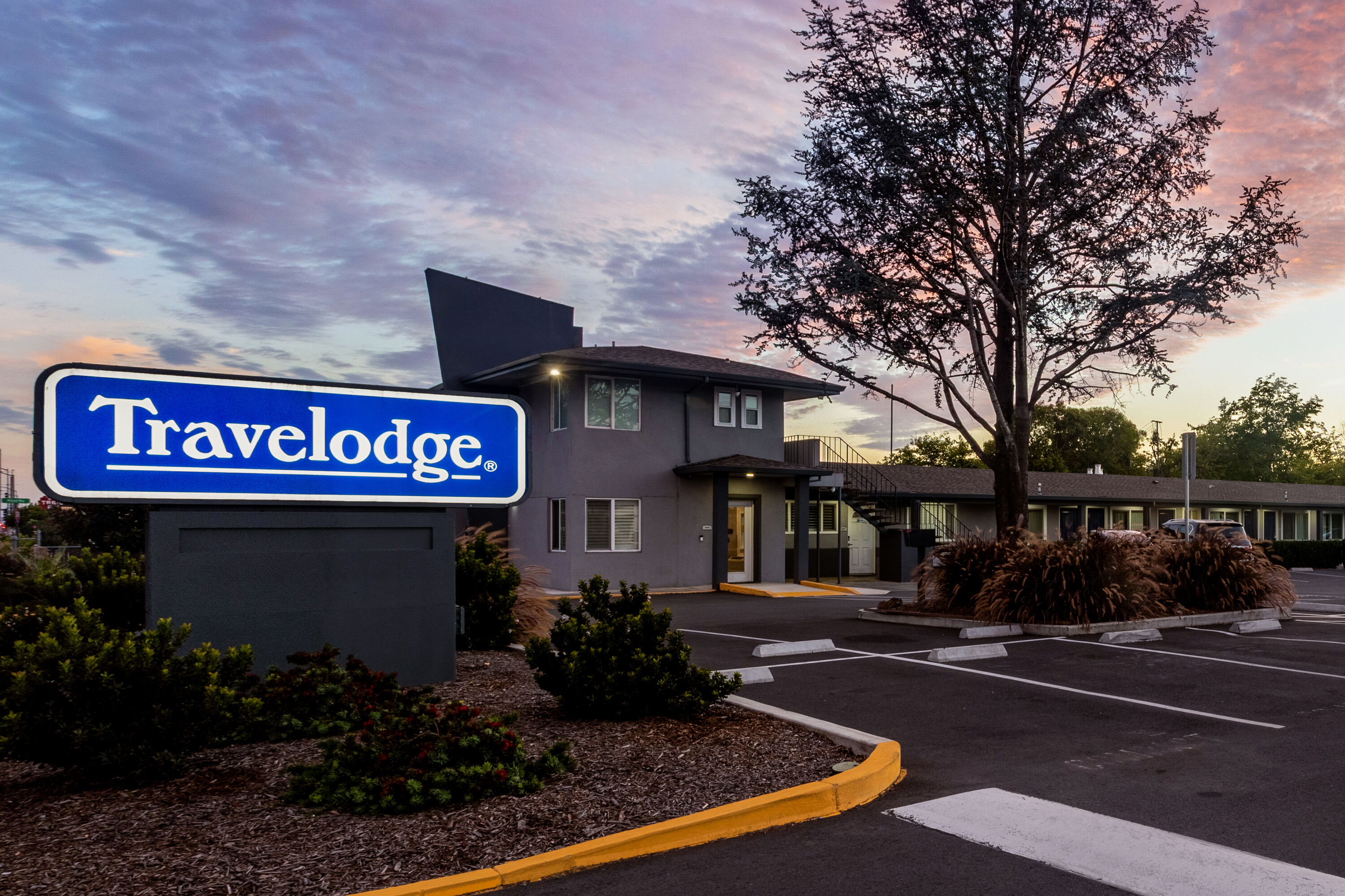 Exterior Night Image of Travelodge by Wyndham Santa Rosa Wine Country hotel in Santa Rosa, California