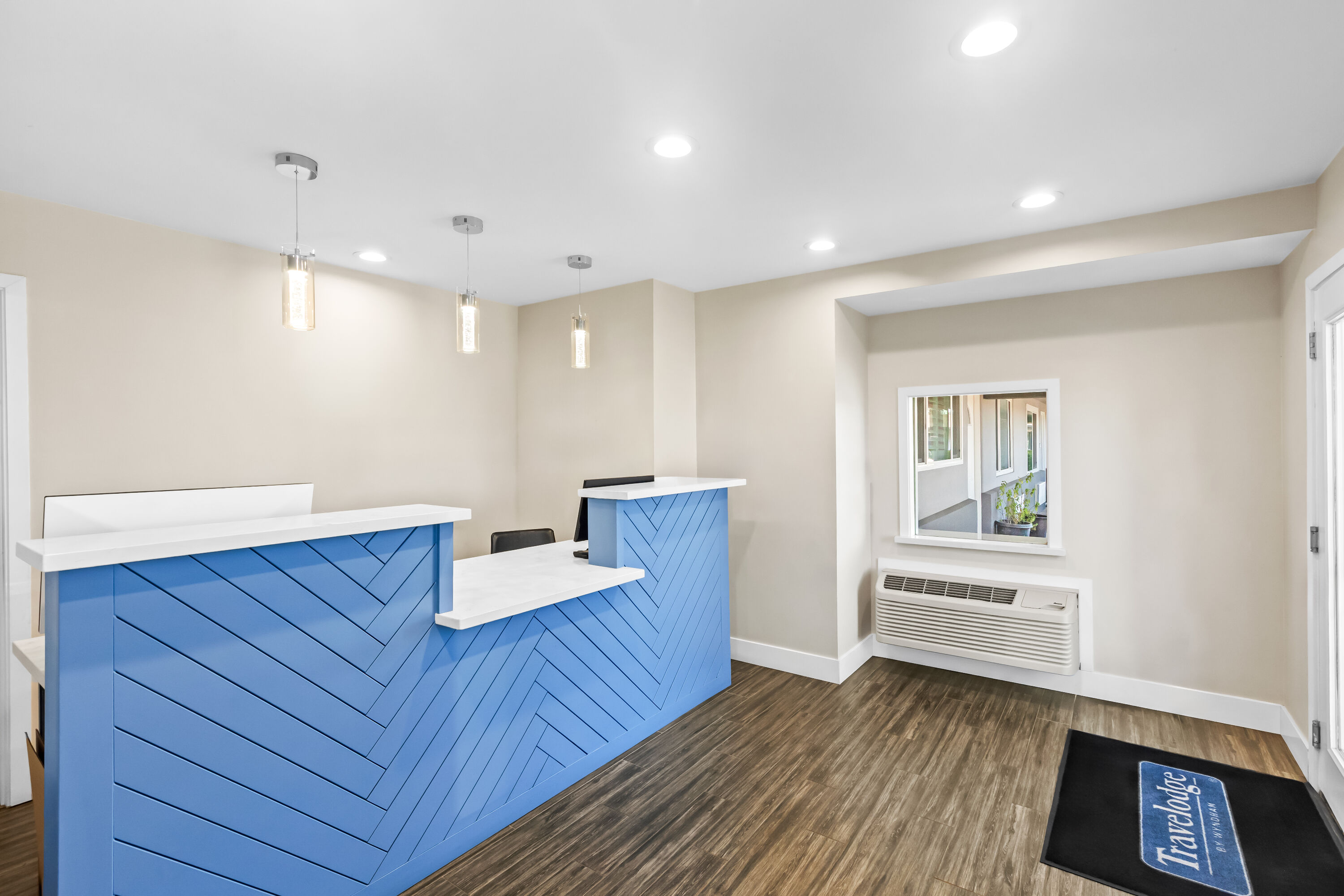 Travelodge by Wyndham Santa Rosa Wine Country reception in Santa Rosa, California