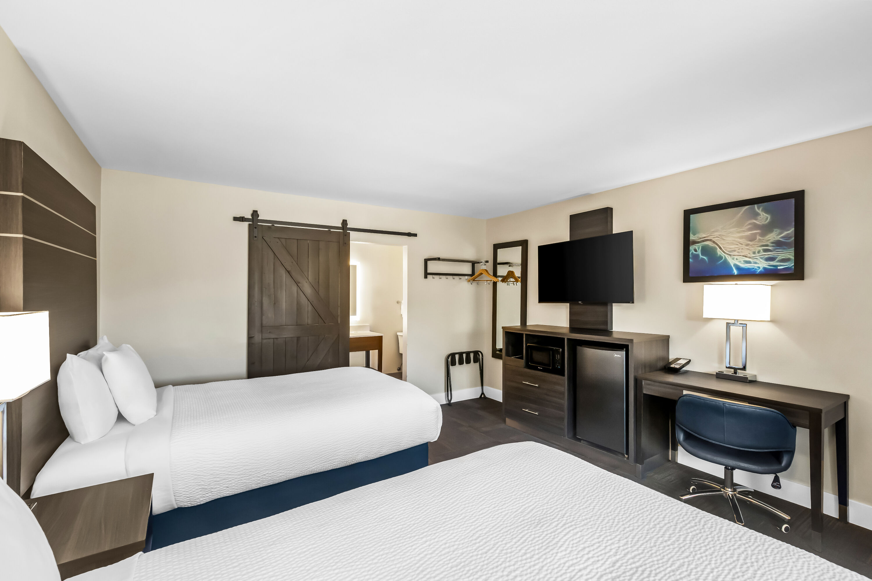 Double bed guest room at the Travelodge by Wyndham Santa Rosa Wine Country in Santa Rosa, California