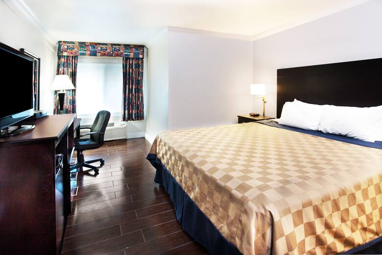 Guest room at the Travelodge Ocean Front in Sunset Beach, California