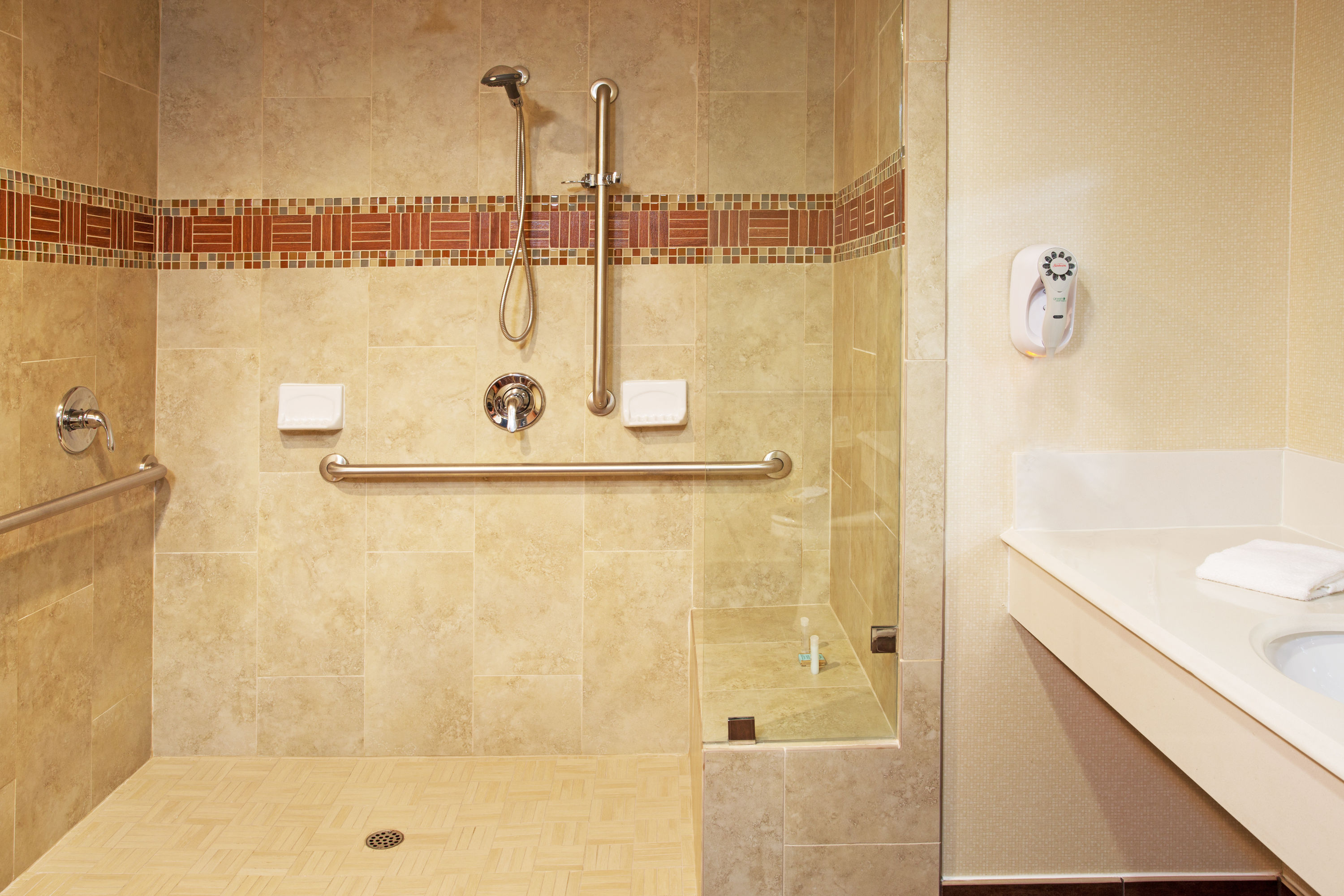 Guest room at the Travelodge by Wyndham Sunset-Huntington Beach Ocean Front in Sunset Beach, California