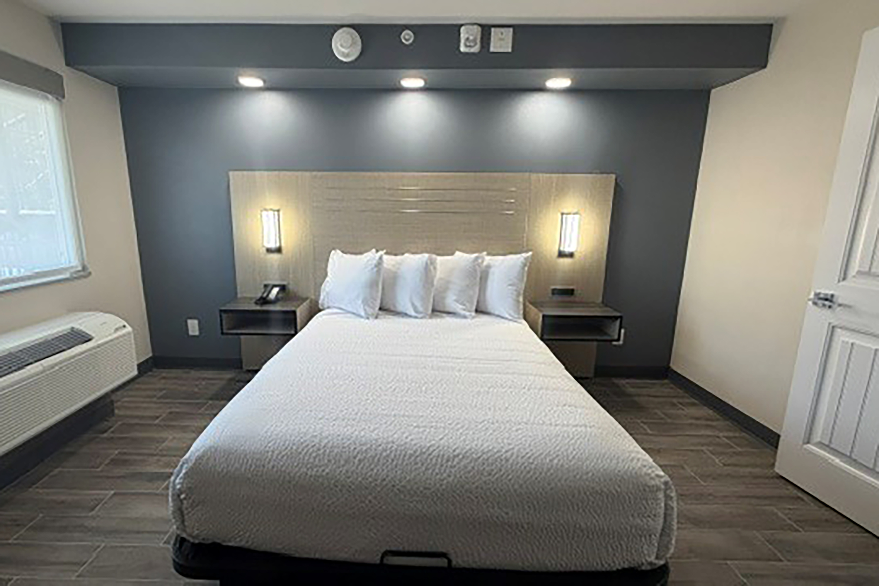 Guest room at the Travelodge by Wyndham Ukiah in Ukiah, California