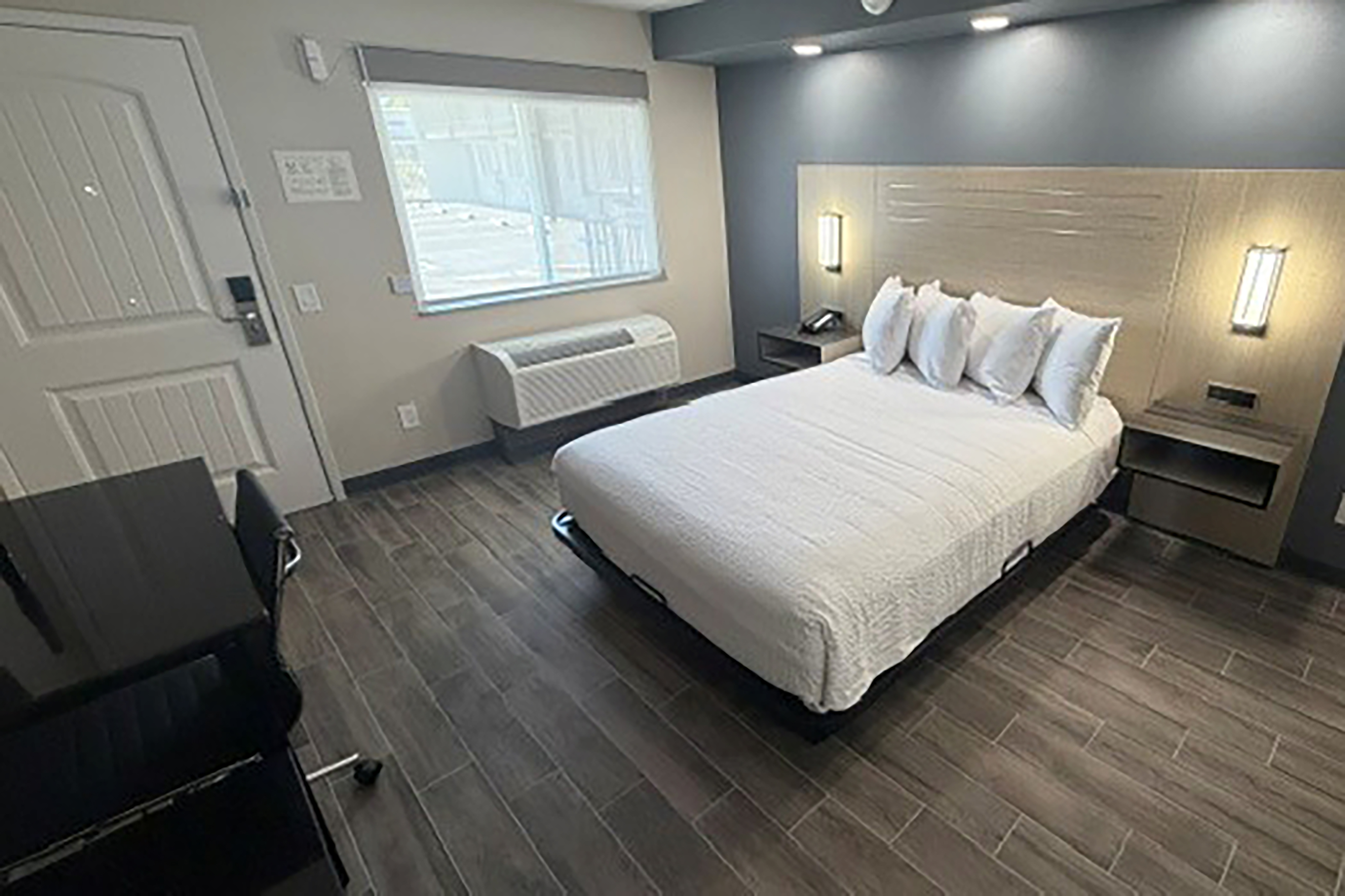 Guest room at the Travelodge by Wyndham Ukiah in Ukiah, California
