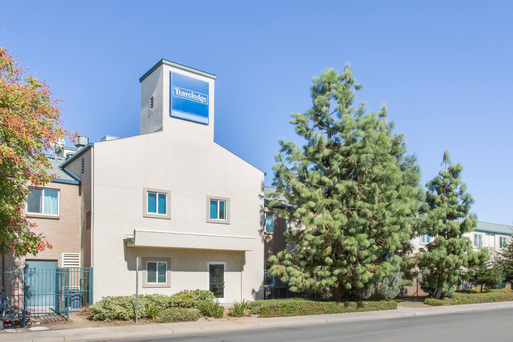 Exterior of Travelodge Yuba City hotel in Yuba City, California Exterior of Travelodge Yuba City hotel in Yuba City, California