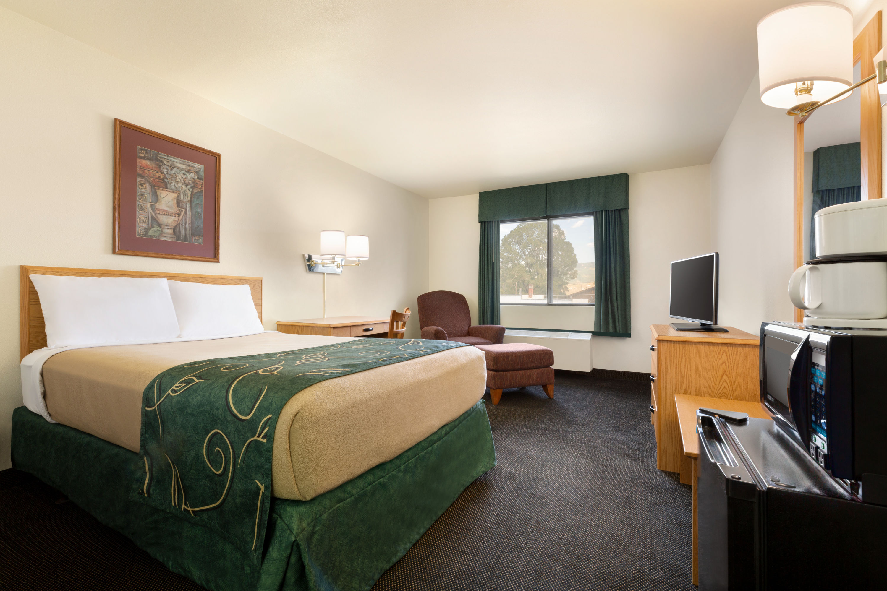 Guest room at the Travelodge by Wyndham Yampa in Yampa, Colorado