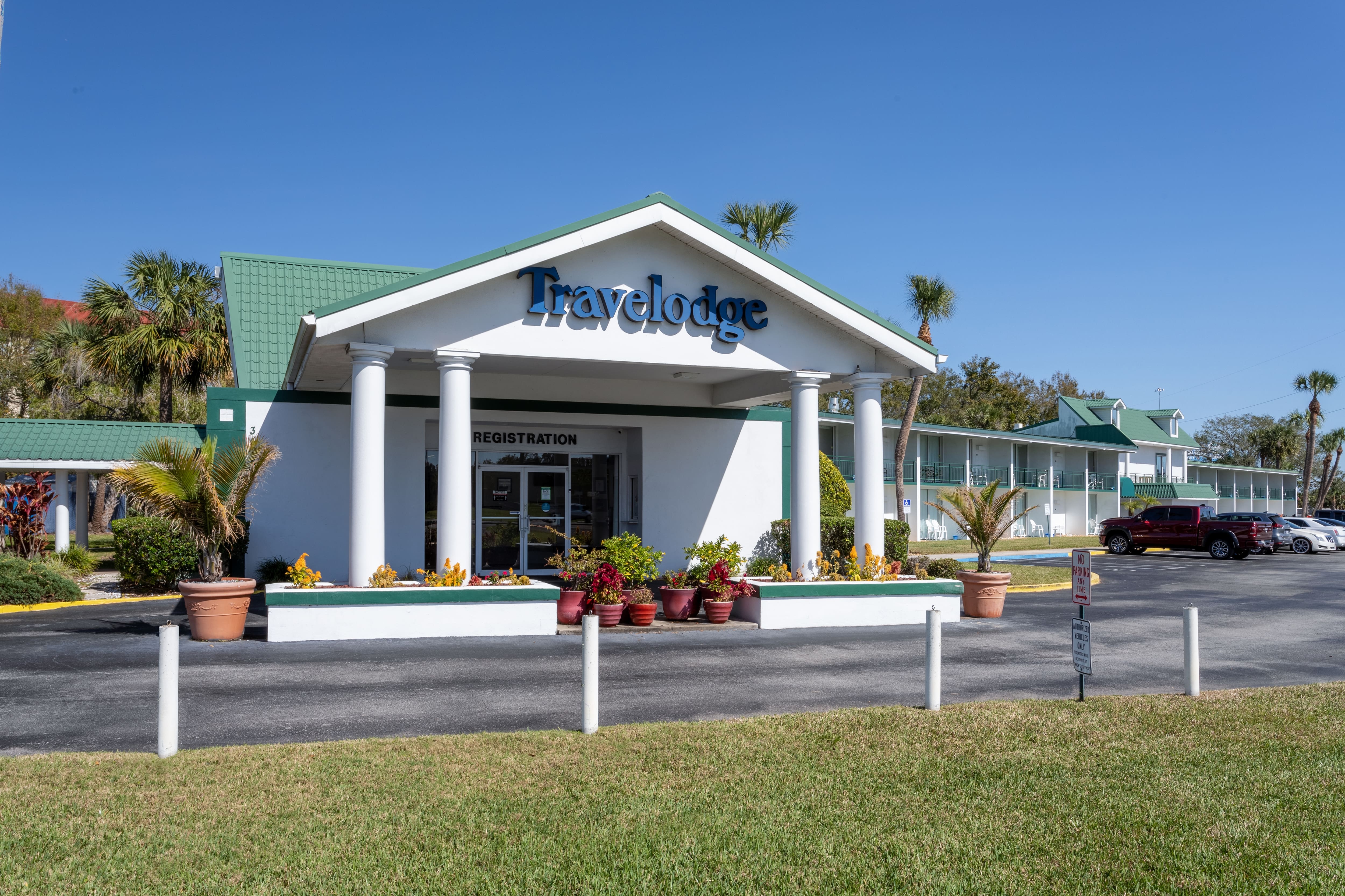 Travelodge by Wyndham Lakeland | Lakeland, FL Hotels