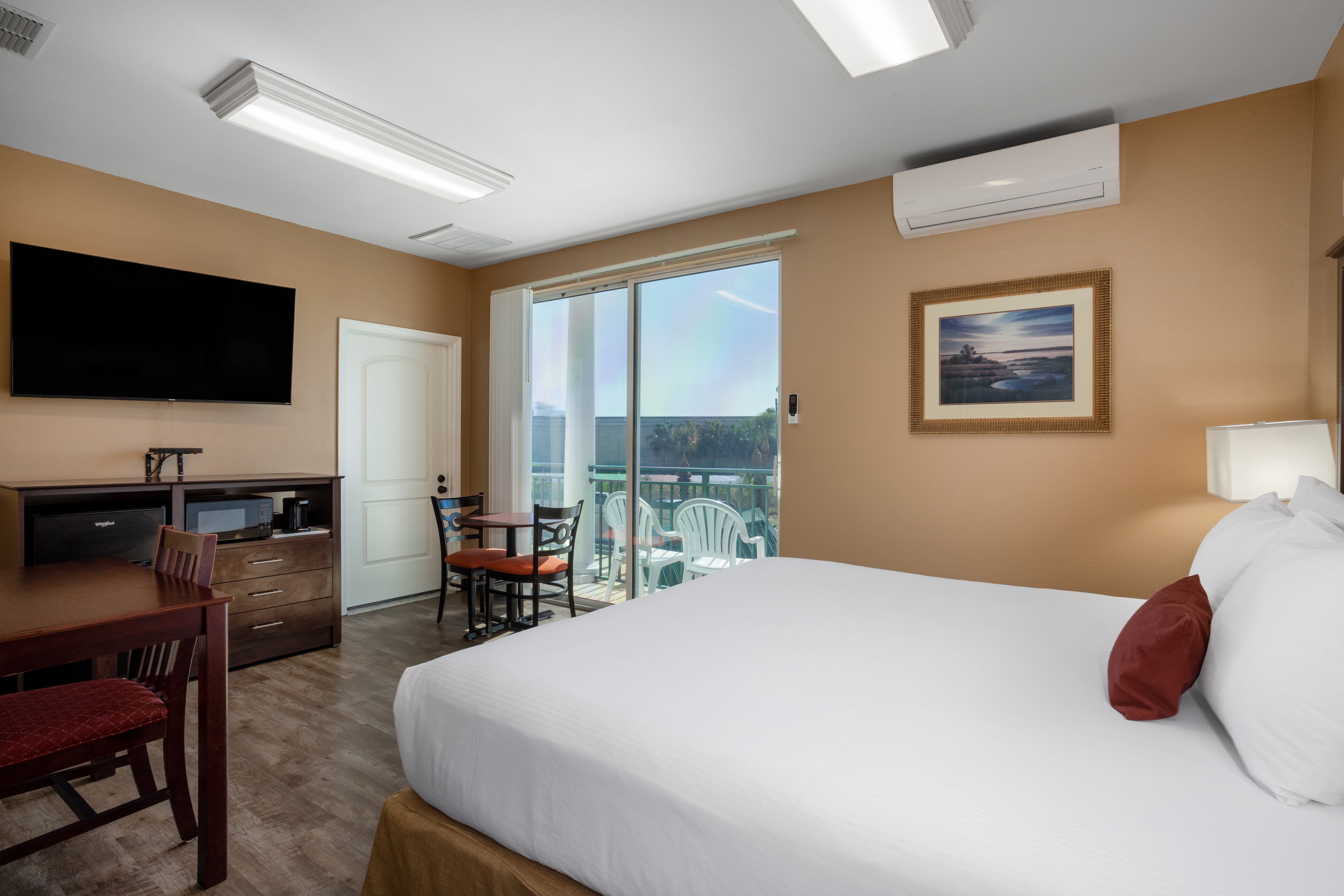Travelodge by Wyndham Lakeland suite in Lakeland, Florida