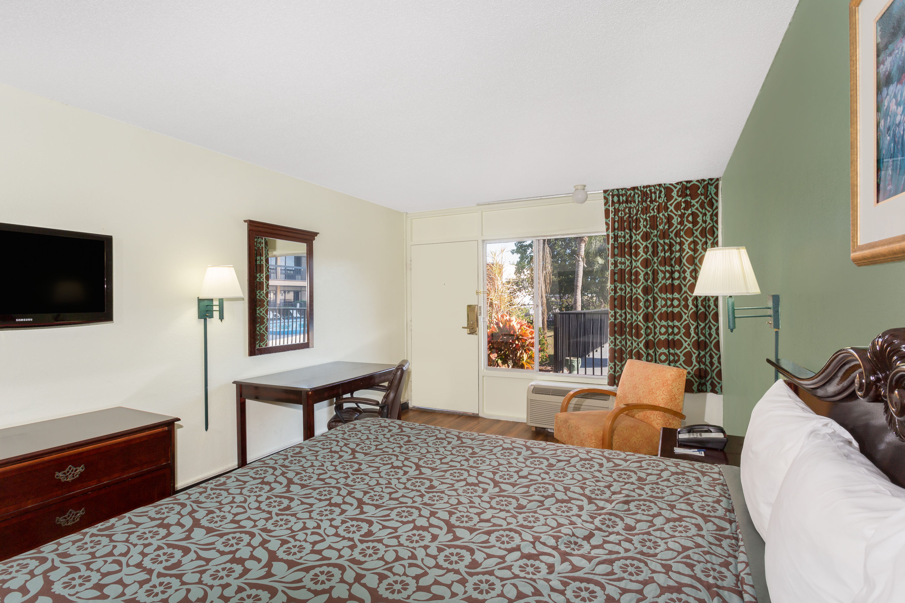 Travelodge by Wyndham Fort Myers North suite in North Fort Myers, Florida