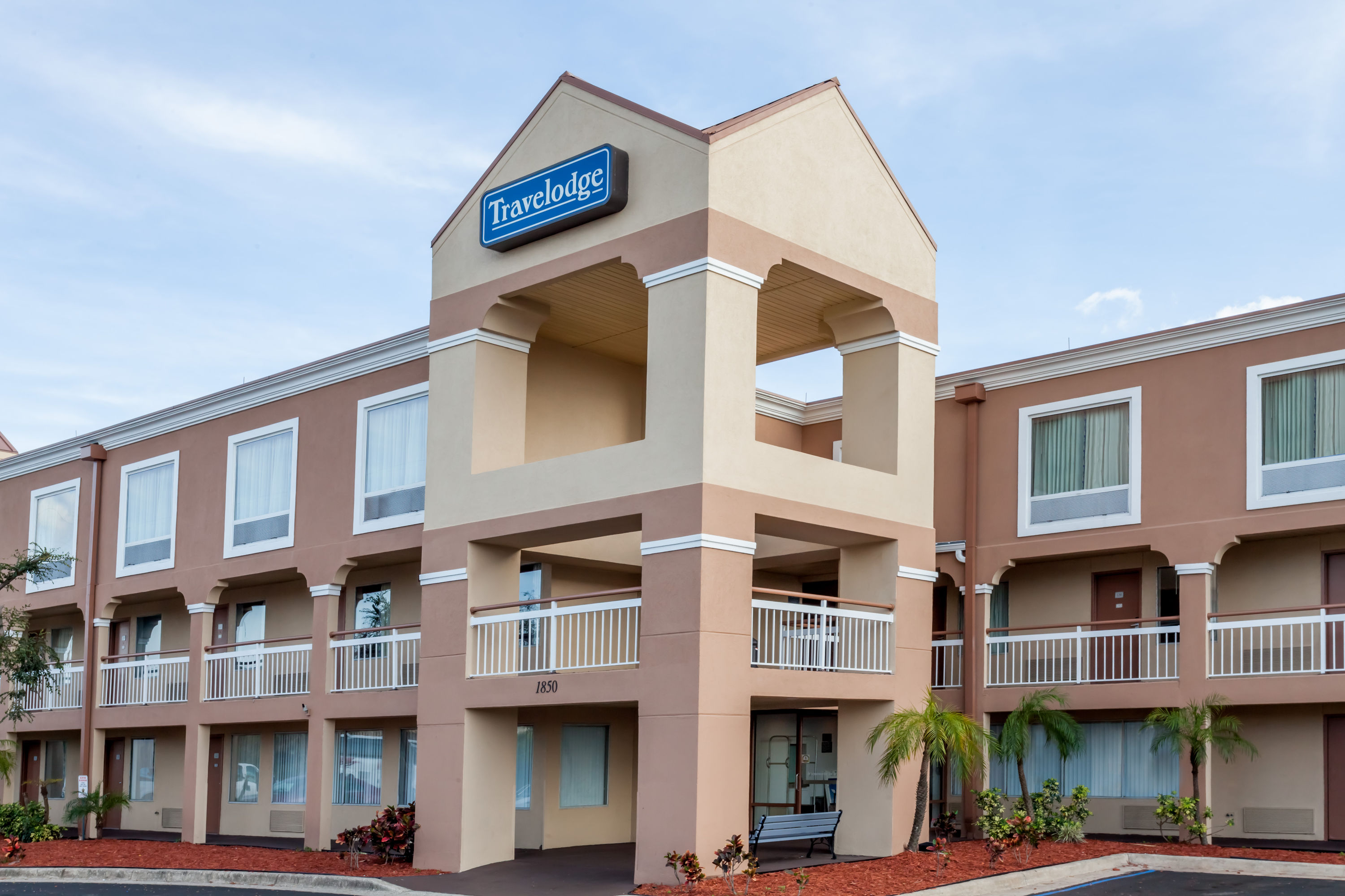 Travelodge By Wyndham Orlando Near Florida Mall Orlando
