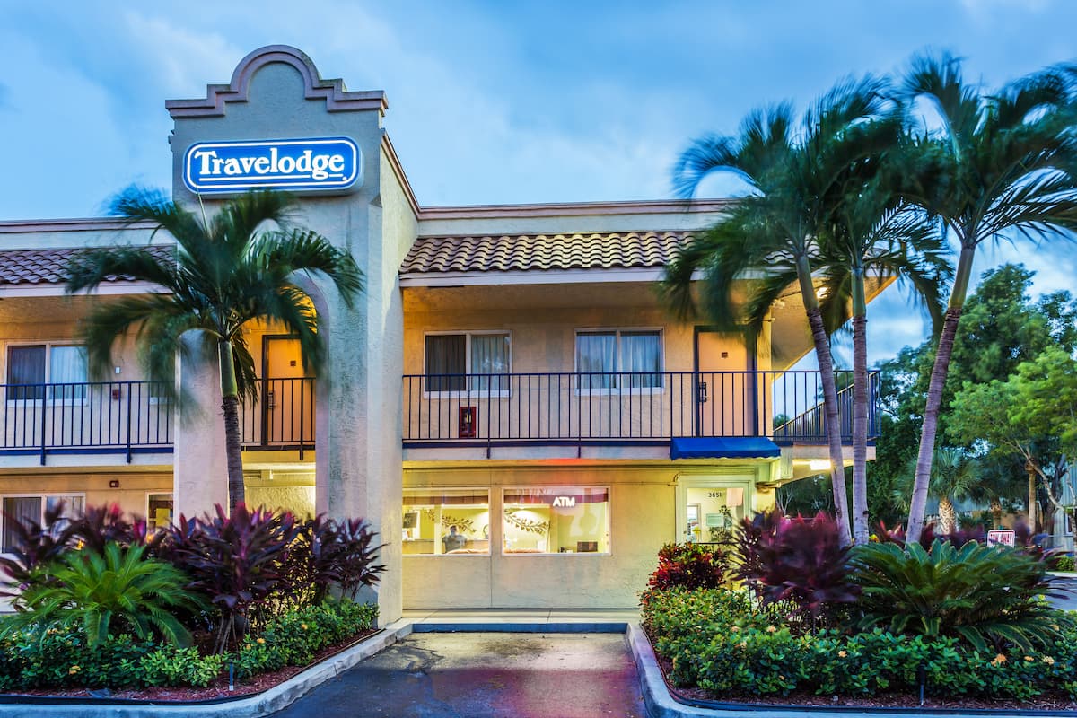 Travelodge Riviera Beach West Palm Hotels Fl 33404 Exterior Of Travelodge Riviera Beach West Palm Hotel In Florida