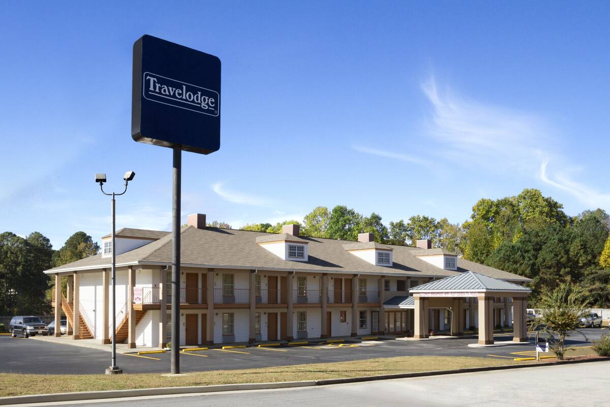 Travelodge Covington Hotels Ga 30014 Exterior Of Travelodge Covington Hotel In Georgia